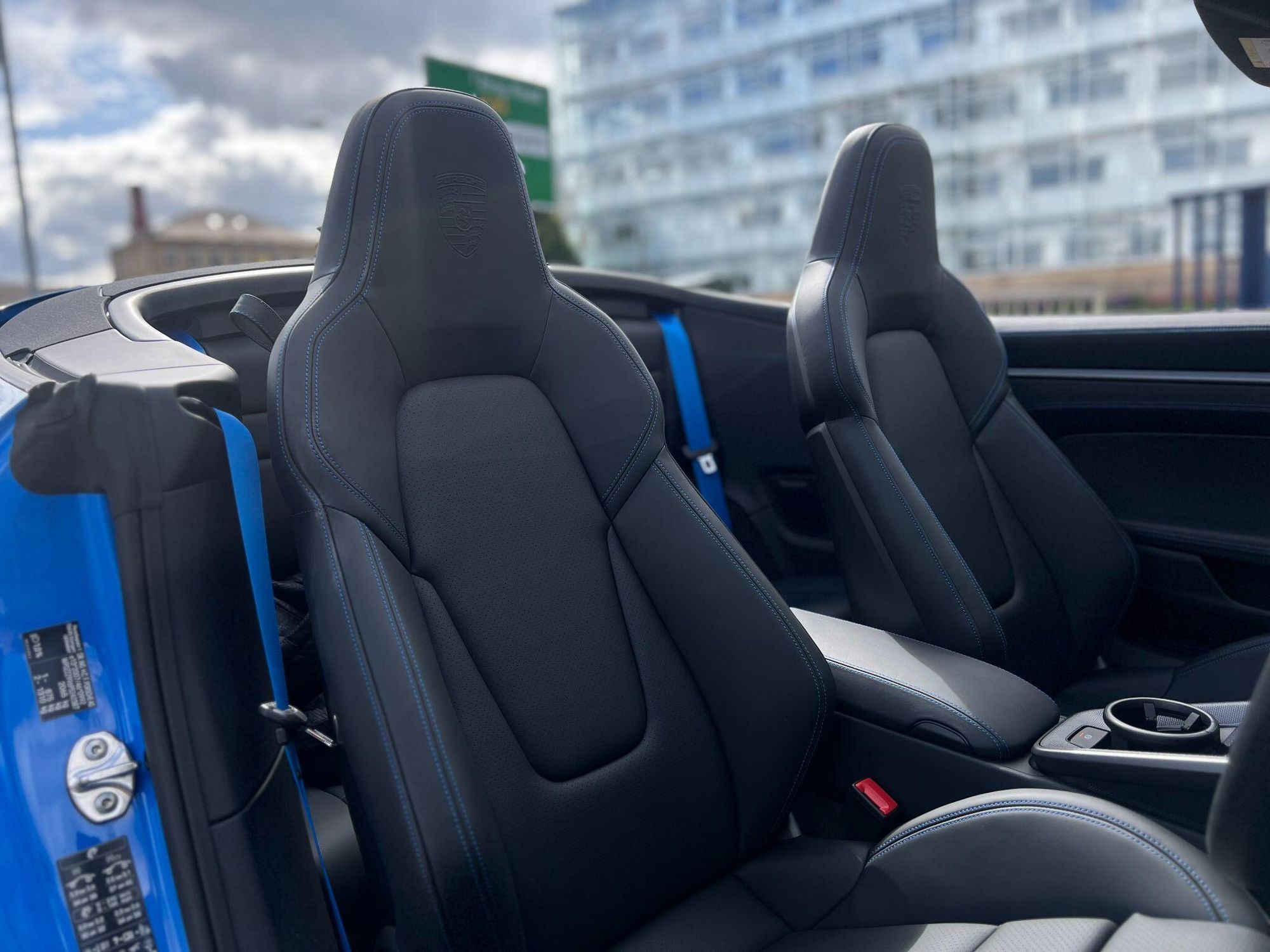 PORSCHE 911 [992] CARRERA 4 CABRIOLET S 2dr PDK for sale UK - Slide 3