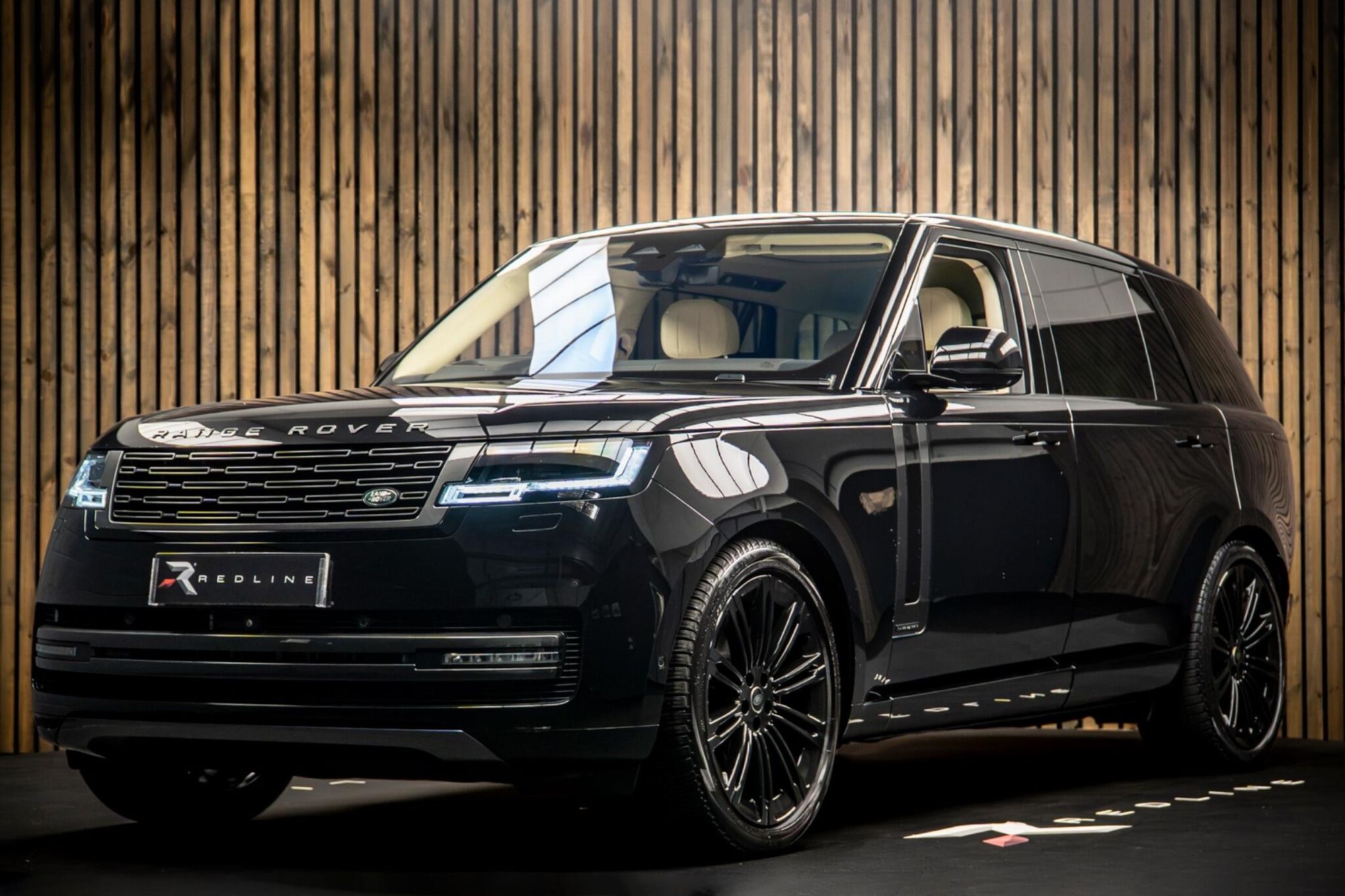 LAND ROVER RANGE ROVER ESTATE 3.0 P400 Autobiography LWB 4dr Auto [7 Seat] for sale UK - Slide 7