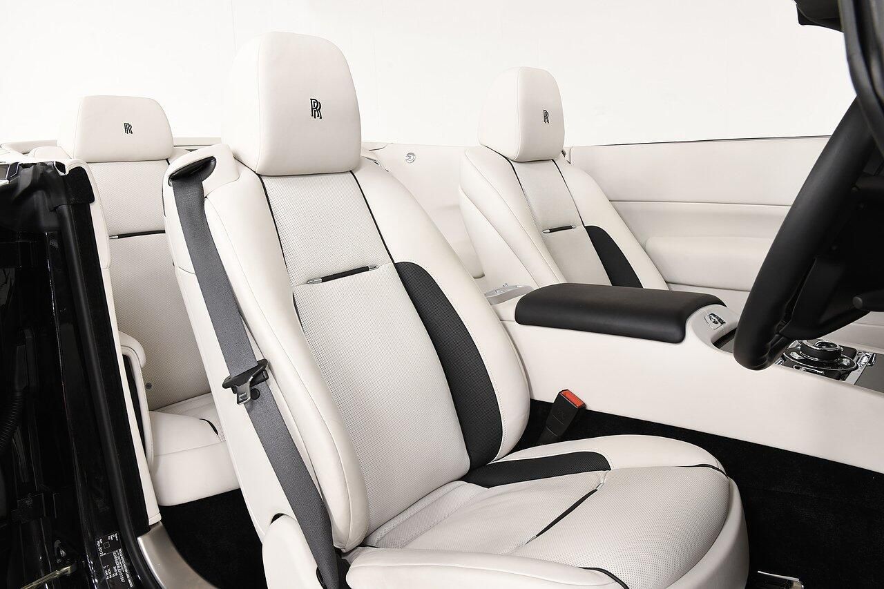 ROLLS-ROYCE DAWN CONVERTIBLE 2dr Auto for sale UK - Slide 8