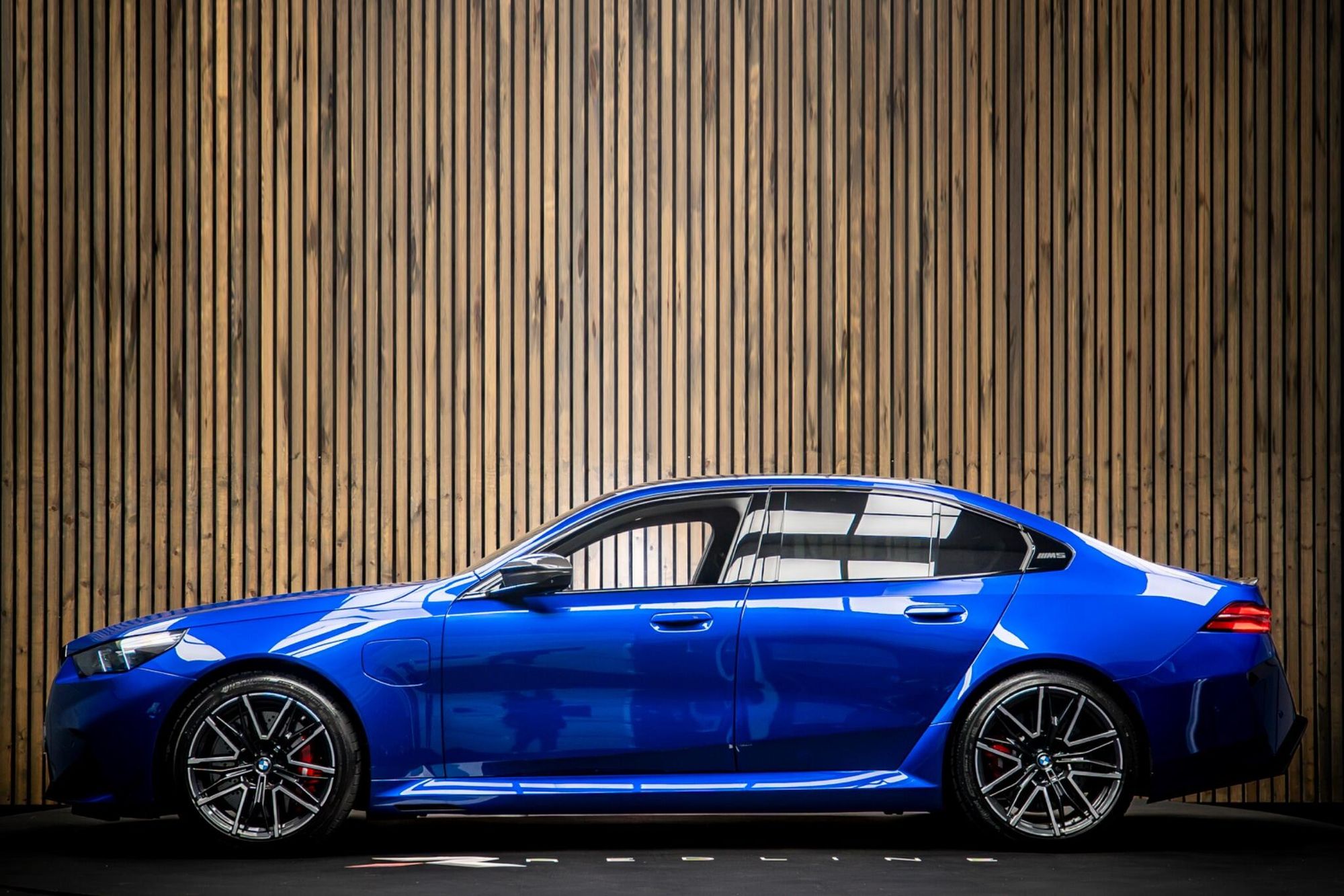 BMW M5  4.4 22.1kWh Steptronic xDrive Euro 6 (s/s) 4dr for sale UK - Slide 7