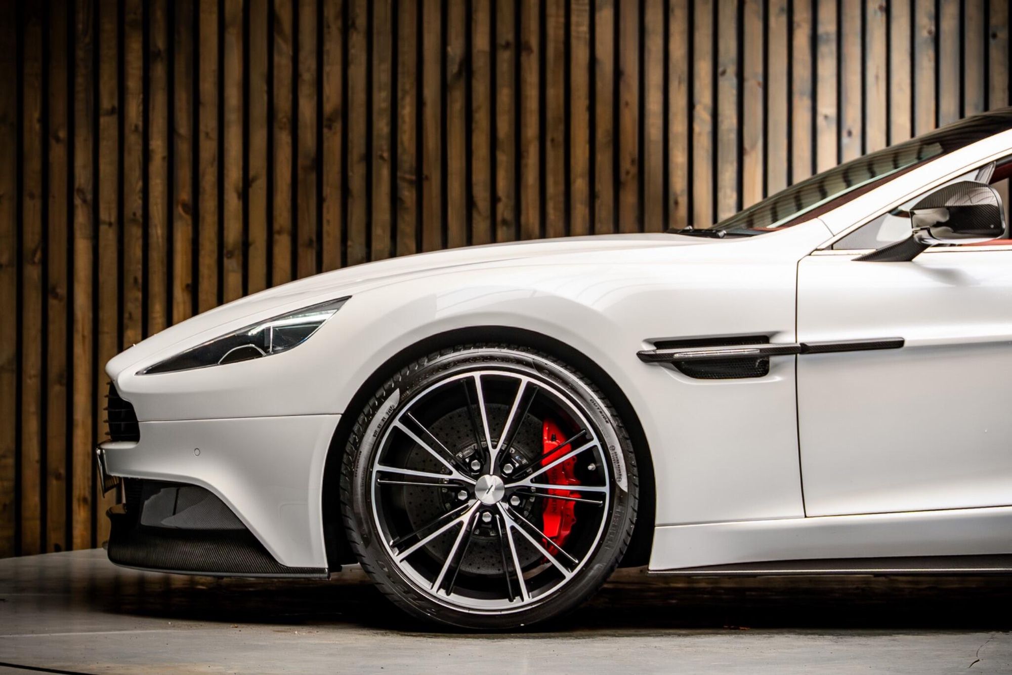 ASTON MARTIN VANQUISH COUPE V12 2+0 2dr Touchtronic Auto for sale UK - Slide 9