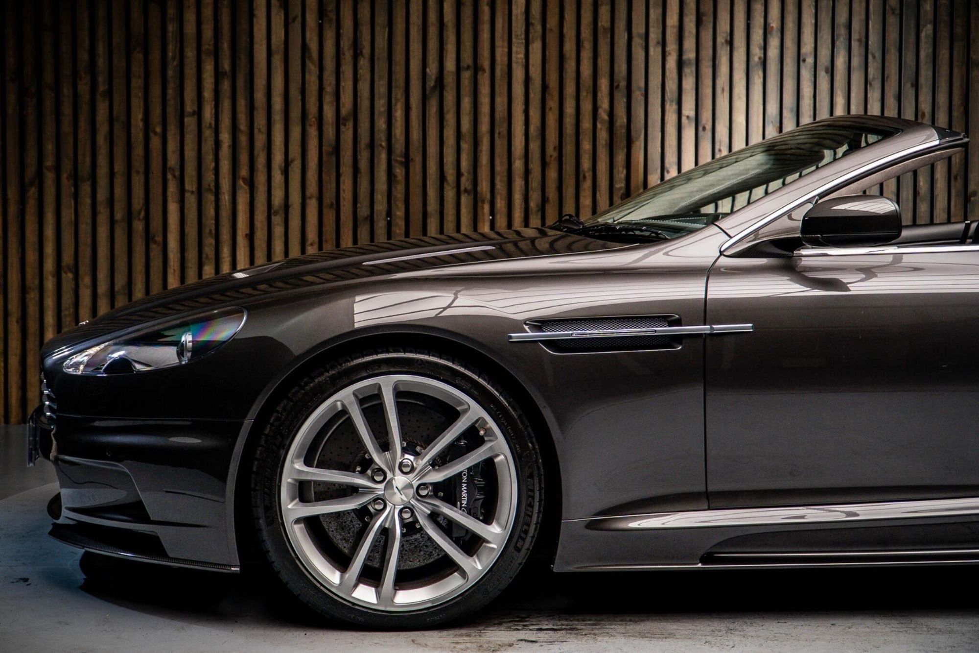 ASTON MARTIN DBS CONVERTIBLE V12 2dr Volante Touchtronic Auto for sale UK - Slide 9