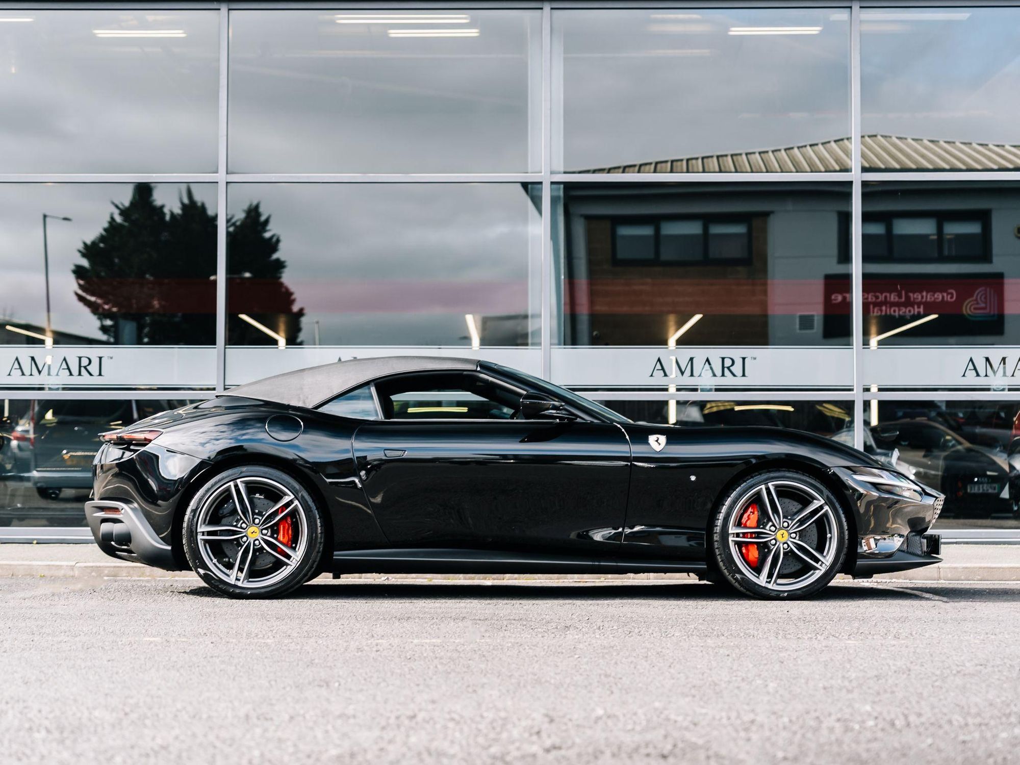 FERRARI ROMA SPIDER 2dr Auto for sale UK - Slide 2