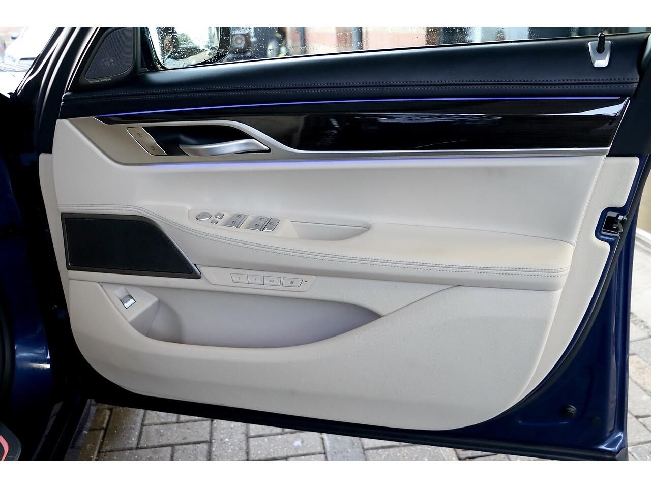 BMW 7 SERIES SALOON 745e 4dr Auto for sale UK - Slide 9