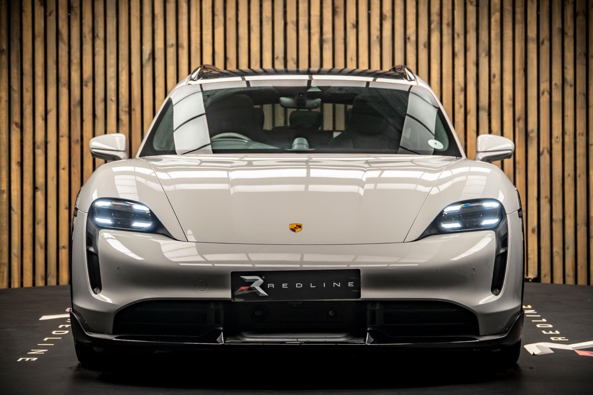 PORSCHE TAYCAN CROSS TURISMO 560kW Turbo S 93kWh 5dr Auto for sale UK - Slide 5
