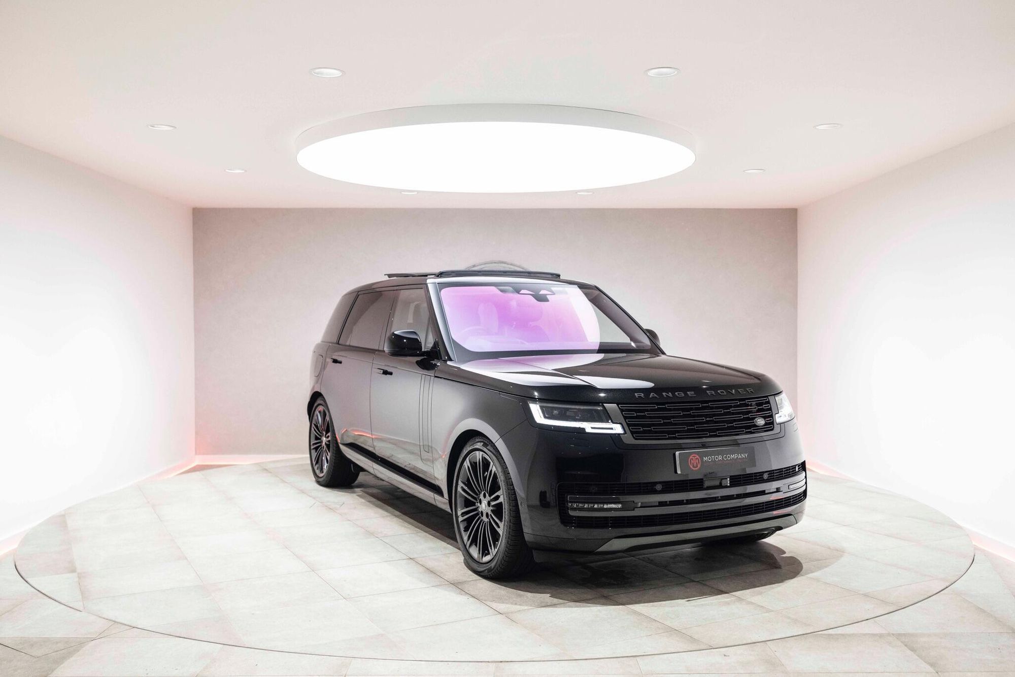 LAND ROVER RANGE ROVER DIESEL ESTATE 3.0 D350 First Edition LWB 4dr Auto for sale UK - Slide 7