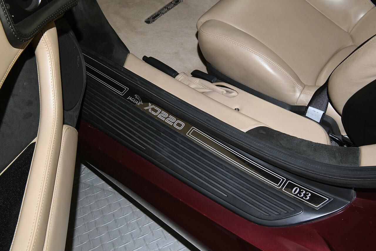 JAGUAR XJ220 COUPE 3.5 2dr for sale UK - Slide 7