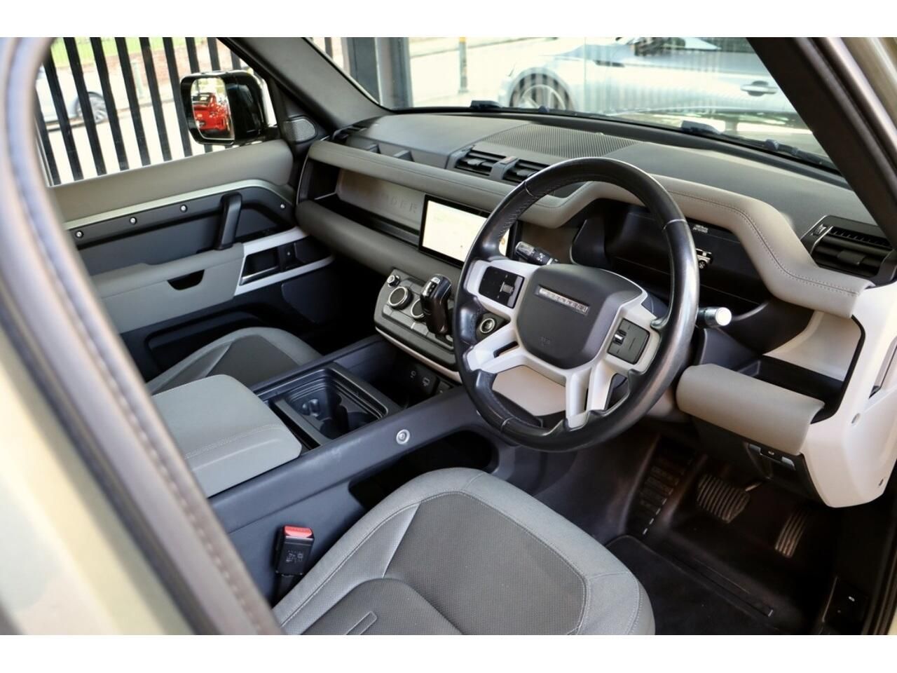 LAND ROVER DEFENDER ESTATE SPECIAL EDITIONS 2.0 D240 First Edition 110 5dr Auto for sale UK - Slide 10
