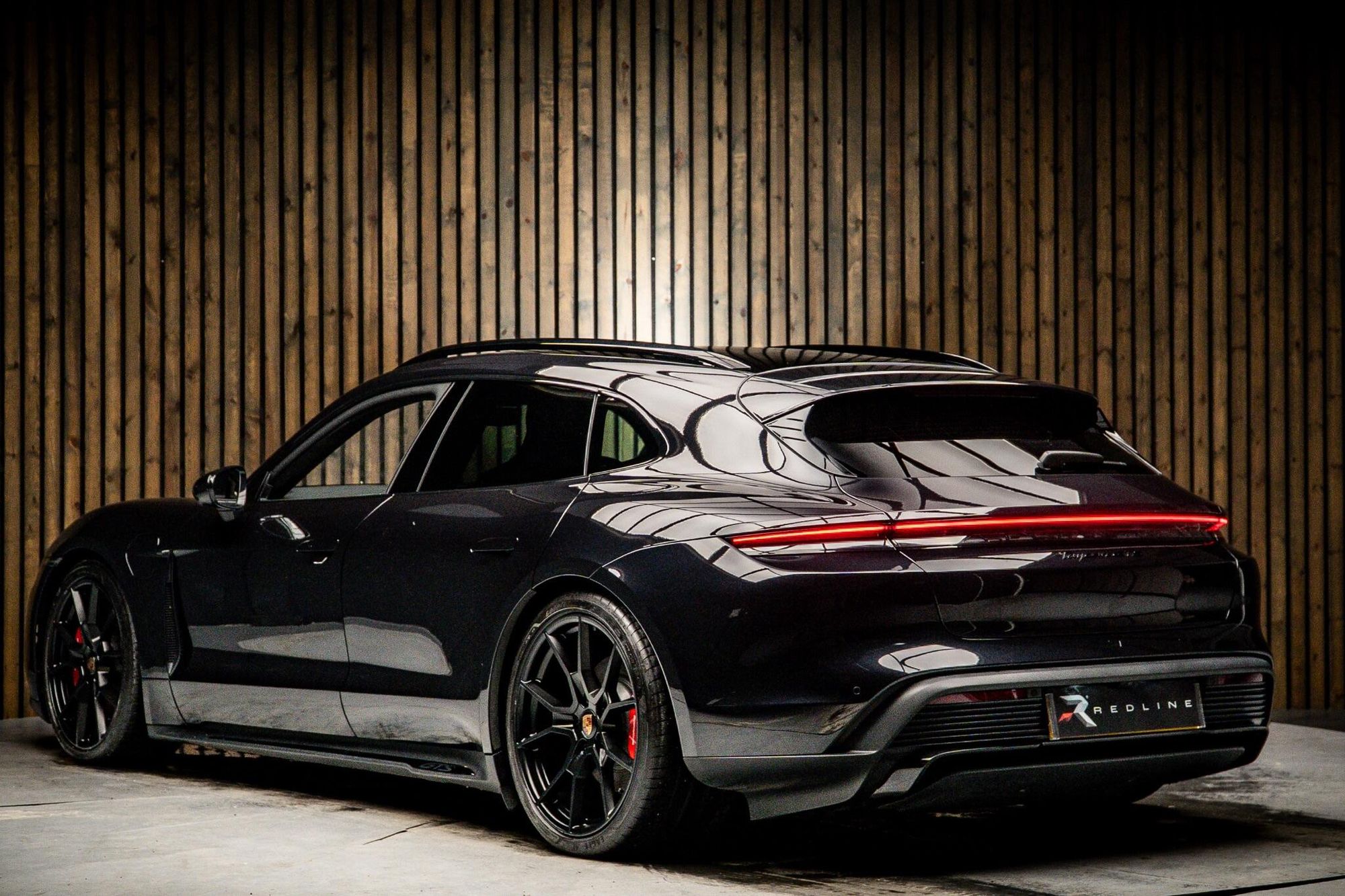 PORSCHE TAYCAN SPORT TURISMO 440kW GTS 93kWh 5dr Auto for sale UK - Slide 3