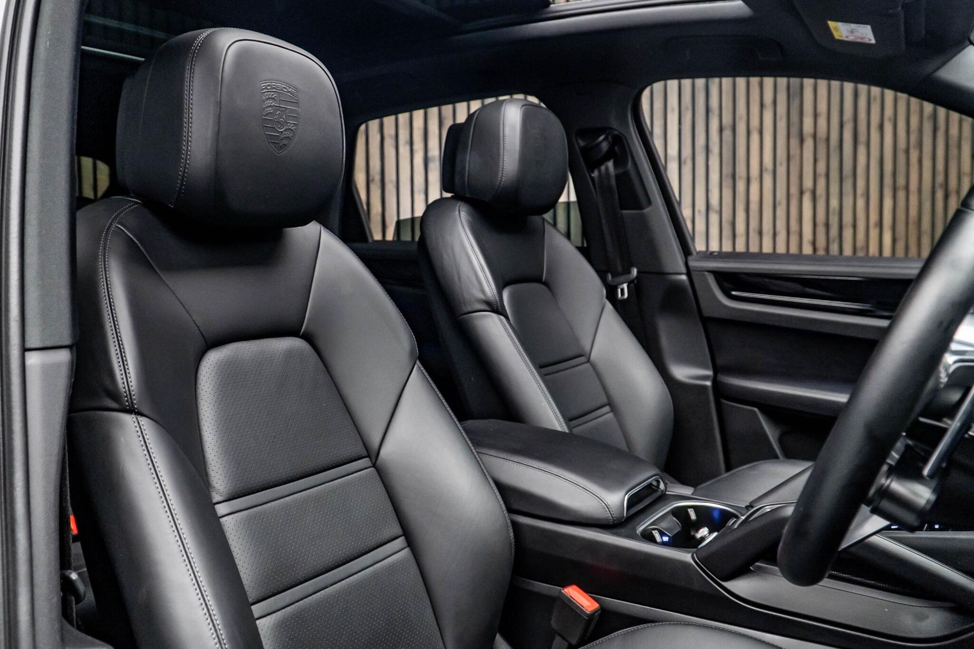 Porsche Cayenne 3.0 V6 Black Edition Tiptronic S 5 Door Auto for sale UK - Slide 2