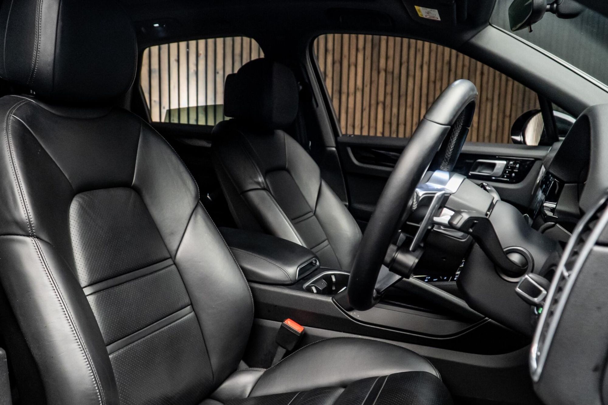 PORSCHE CAYENNE ESTATE E-Hybrid 5dr Tiptronic S for sale UK - Slide 2