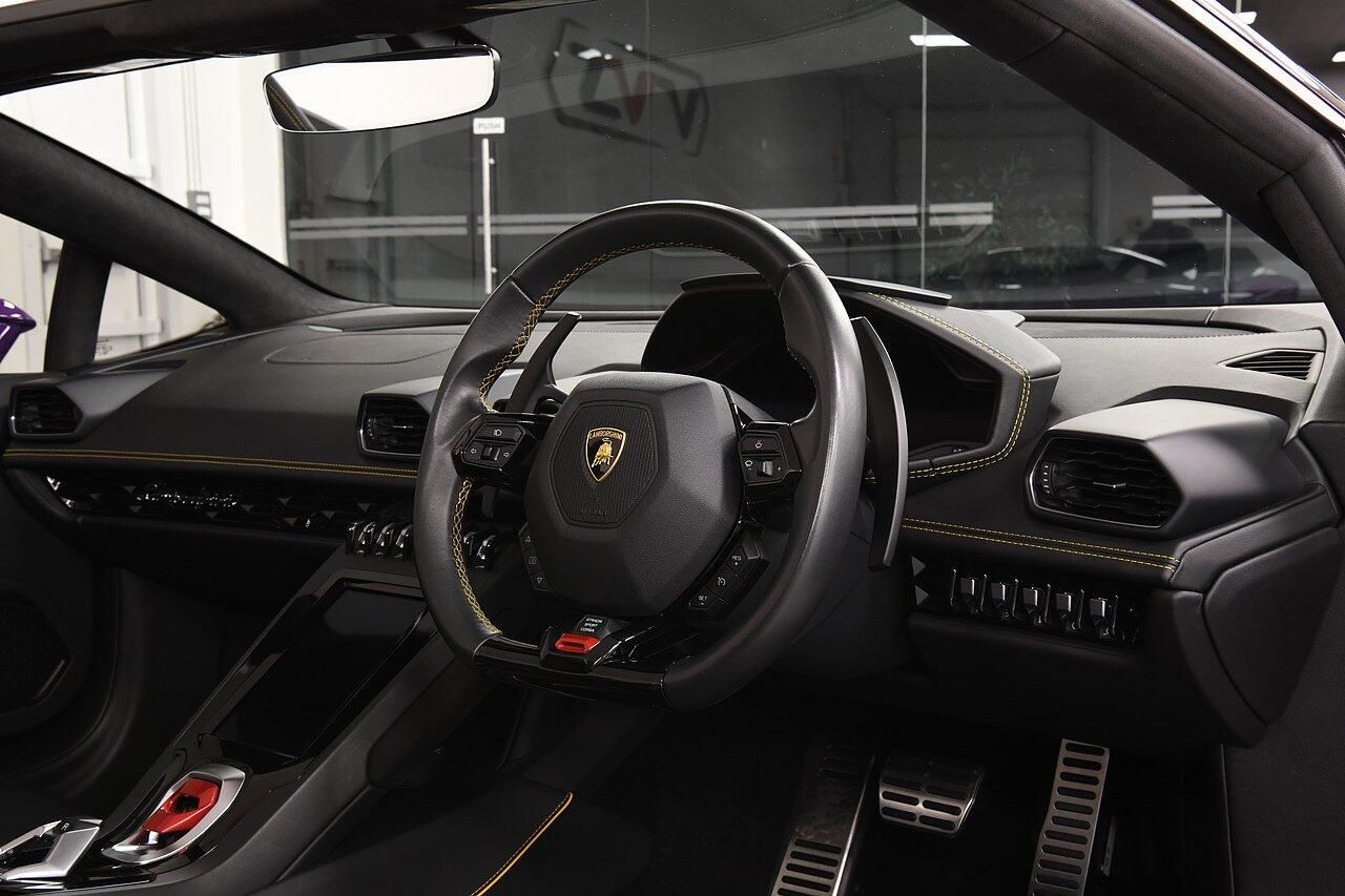 LAMBORGHINI HURACAN SPYDER LP 640-4 Performante 2dr LDF for sale UK - Slide 5