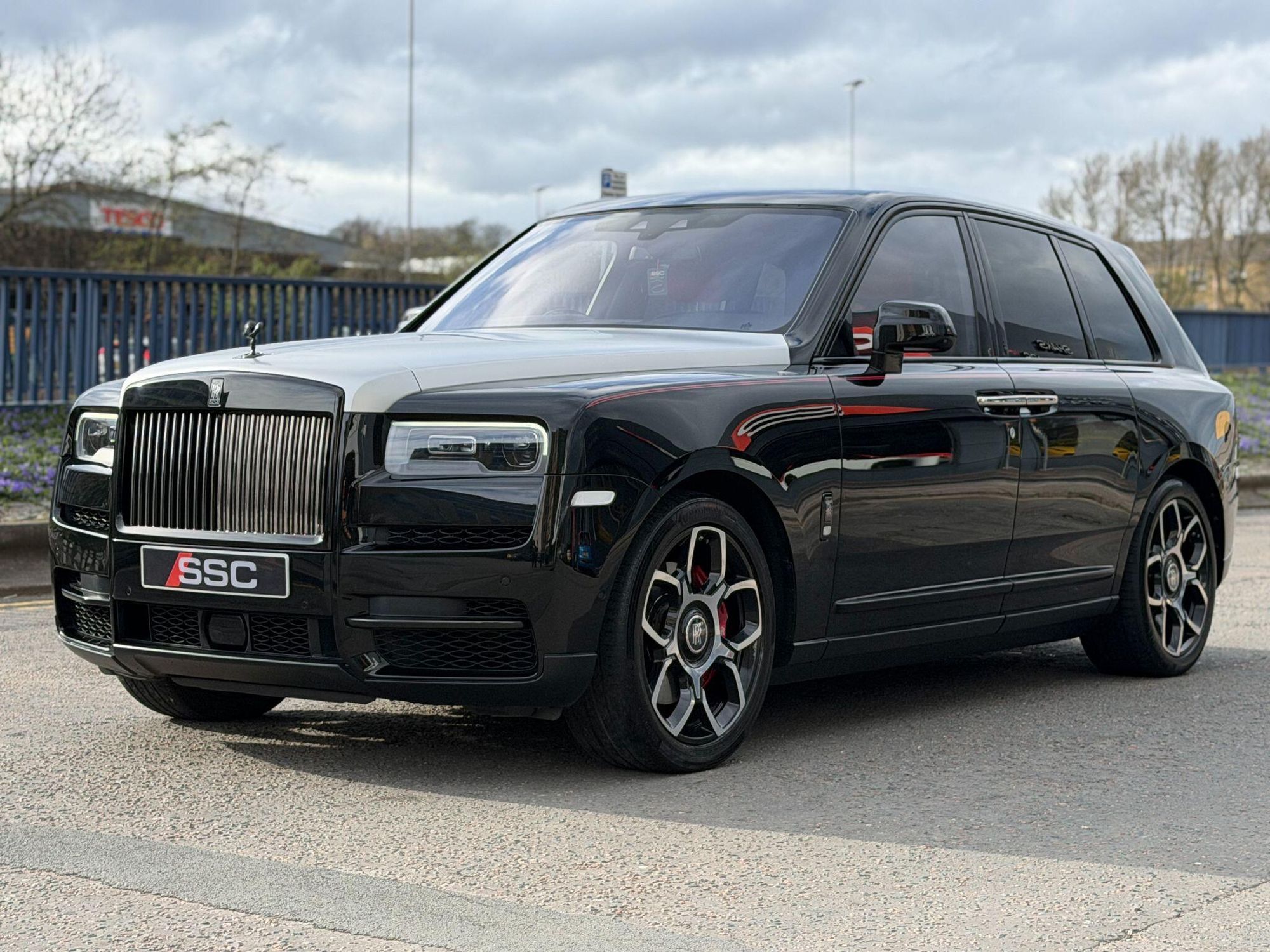 ROLLS-ROYCE CULLINAN ESTATE Black Badge 5dr Auto for sale UK - Slide 8