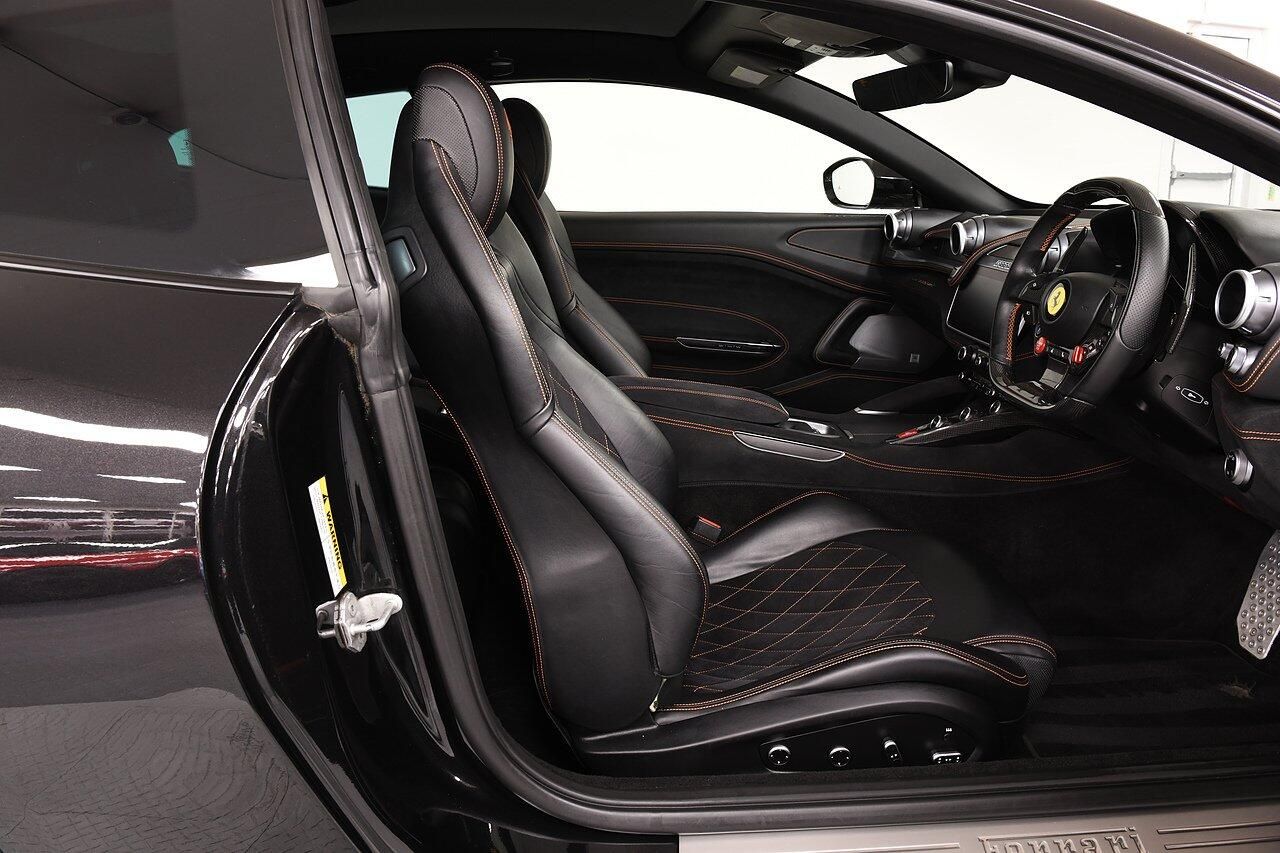 FERRARI GTC4 LUSSO COUPE T 2dr Auto for sale UK - Slide 6