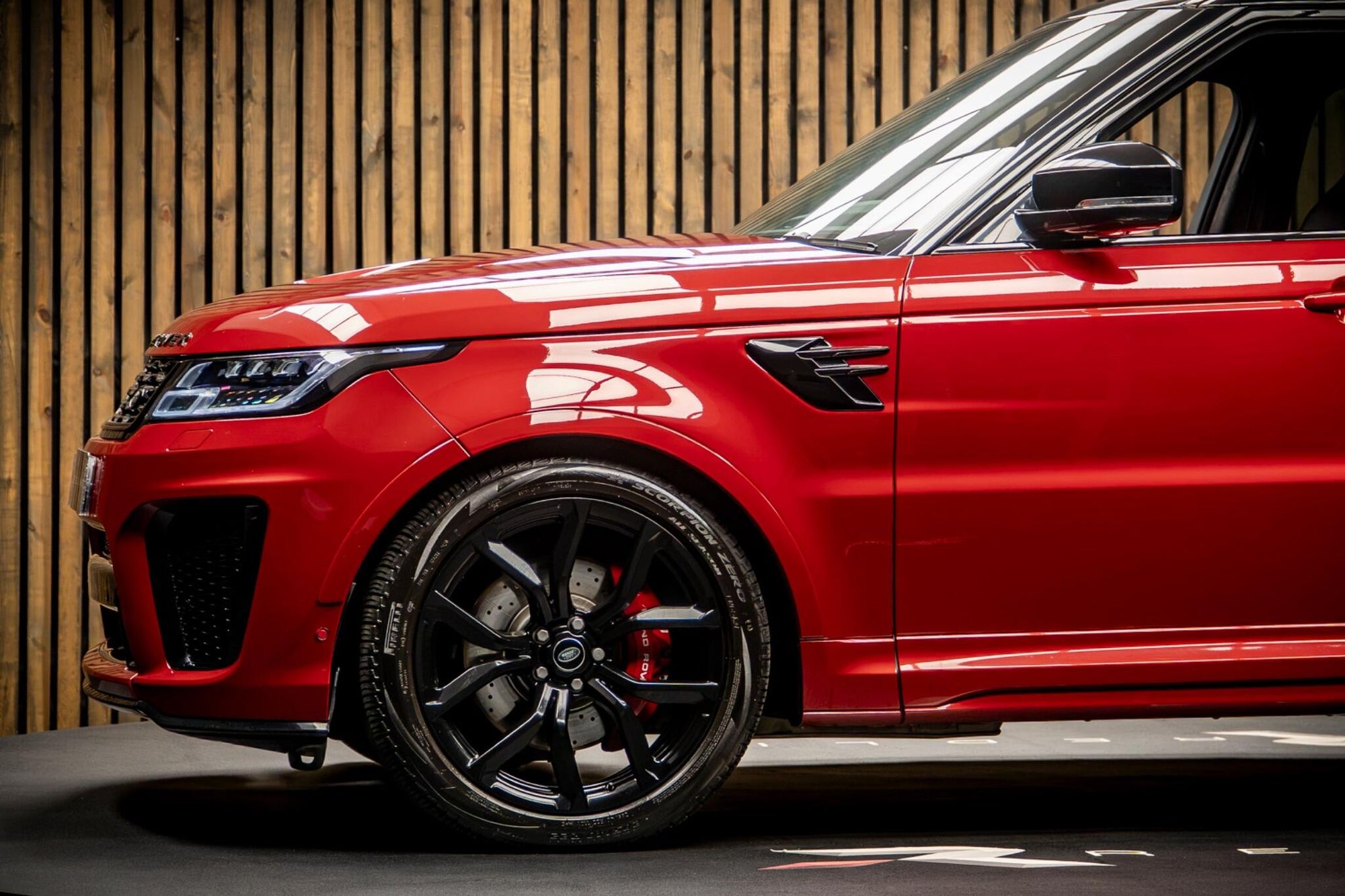 LAND ROVER RANGE ROVER SPORT ESTATE 5.0 P575 S/C SVR 5dr Auto for sale UK - Slide 8