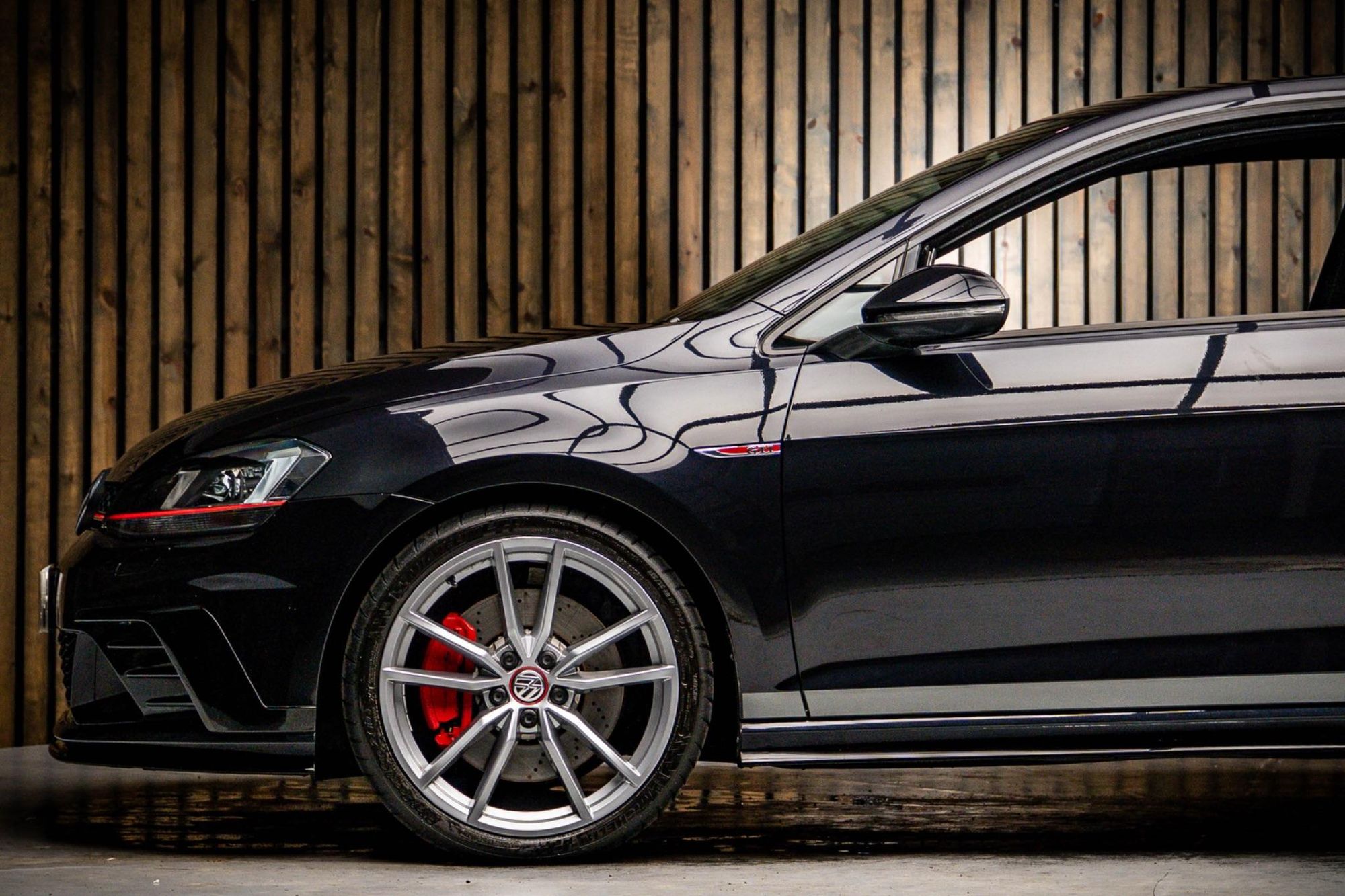 VOLKSWAGEN GOLF HATCHBACK SPECIAL EDITION 2.0 TSI GTI Clubsport S 3dr for sale UK - Slide 9