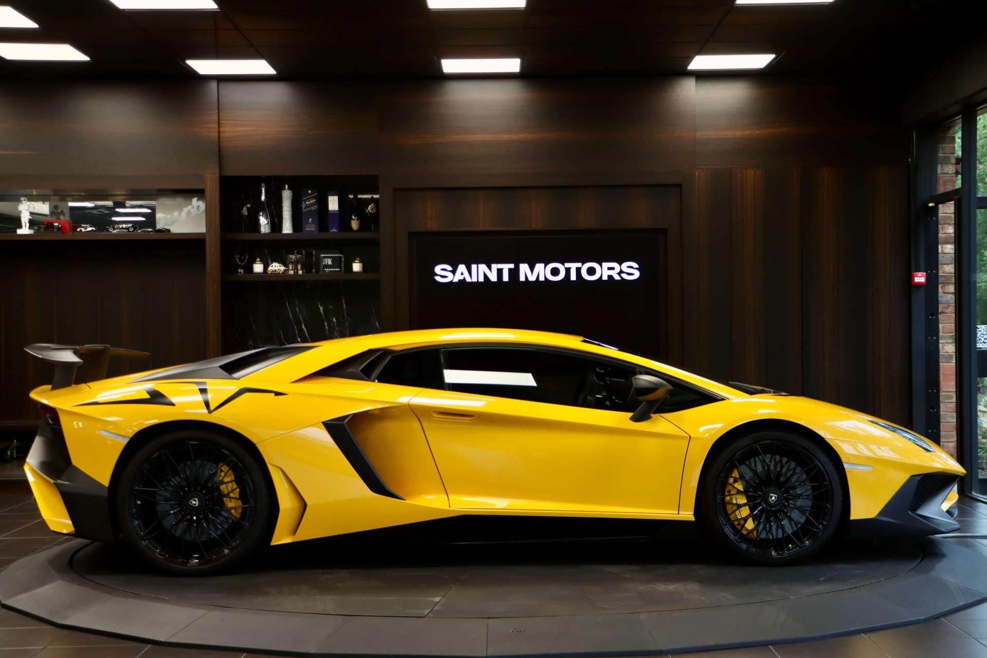 LAMBORGHINI AVENTADOR COUPE LP 750-4 Superveloce 2dr ISR for sale UK - Slide 9