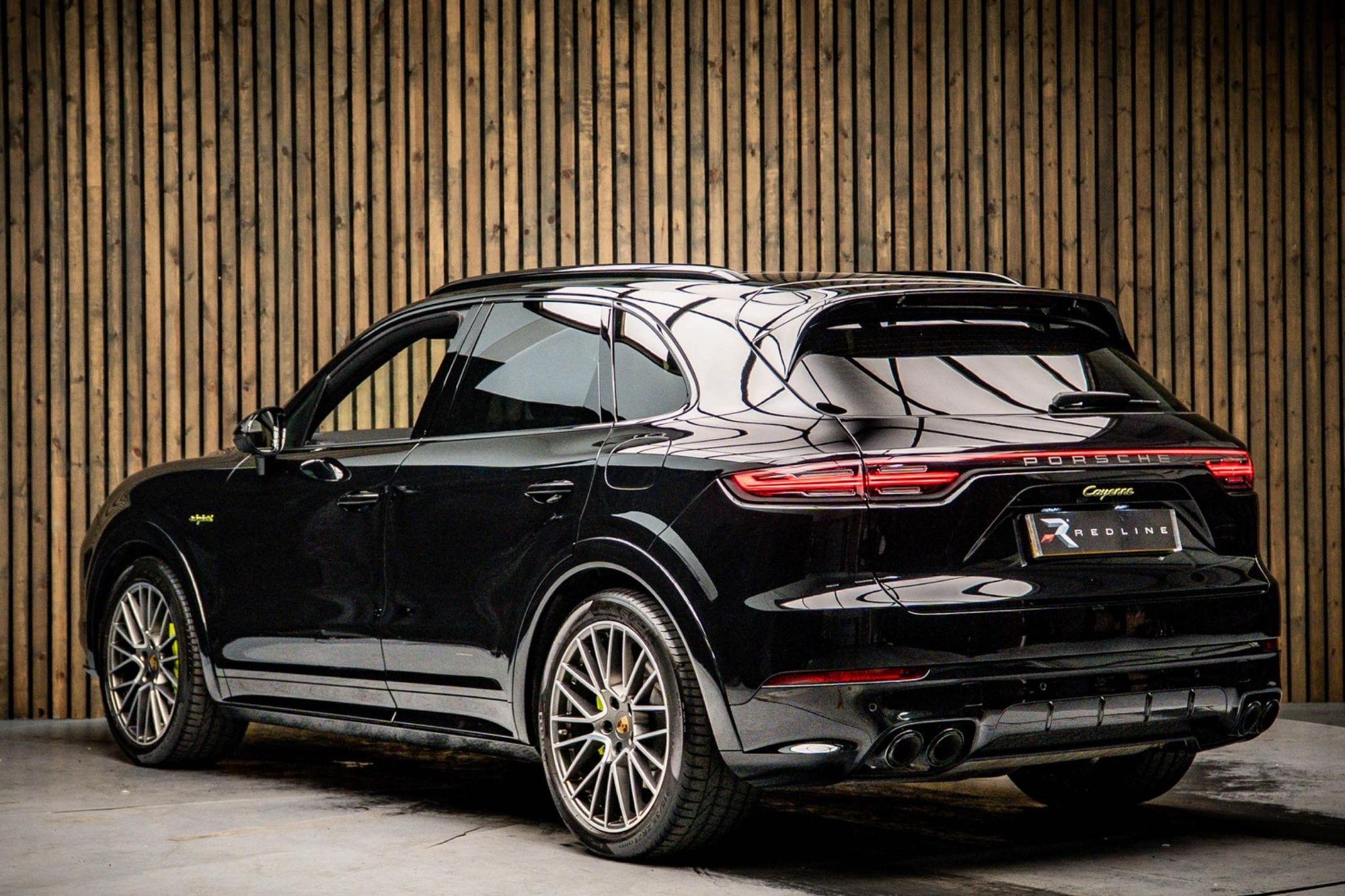 PORSCHE CAYENNE ESTATE SPECIAL EDITIONS E-Hybrid Platinum Edition 5dr Tiptronic S for sale UK - Slide 3