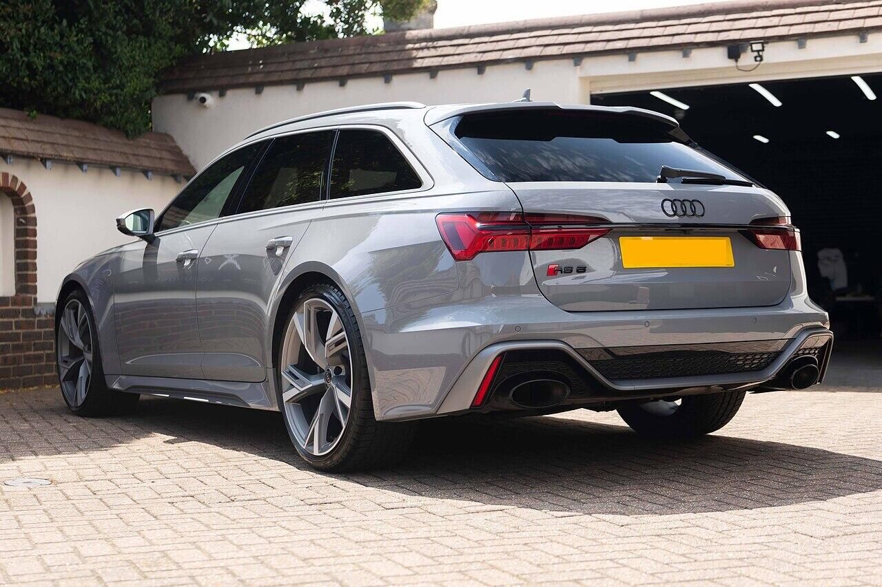 AUDI RS6 RS 6 AVANT RS 6 TFSI Quattro Performance 5dr Tiptronic for sale UK - Slide 4