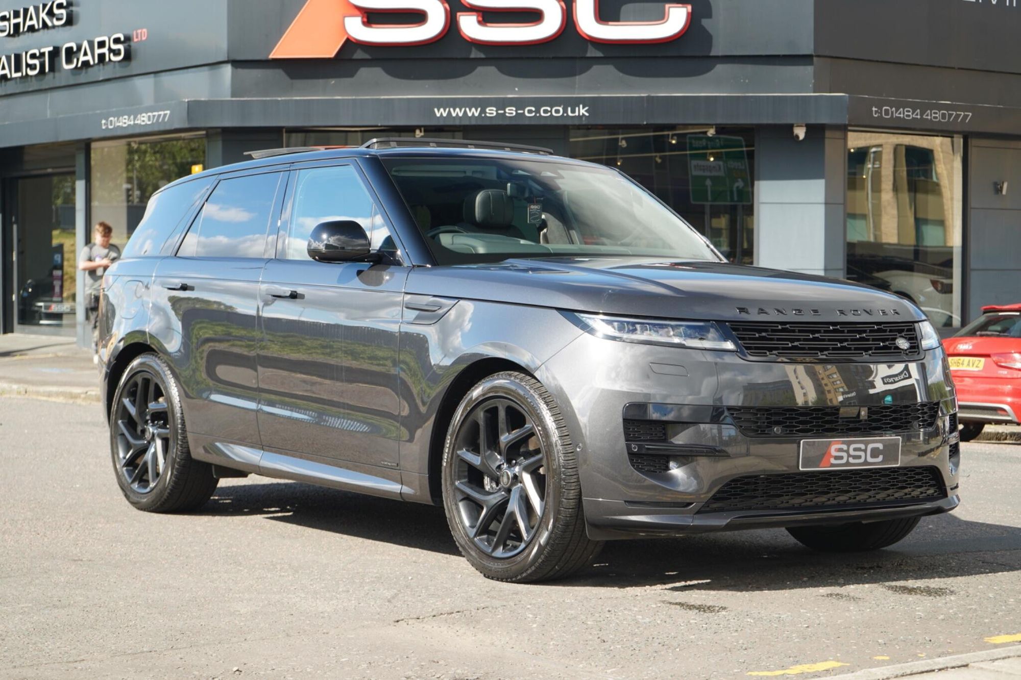 LAND ROVER RANGE ROVER SPORT DIESEL ESTATE 3.0 D350 Autobiography 5dr Auto for sale UK - Slide 4