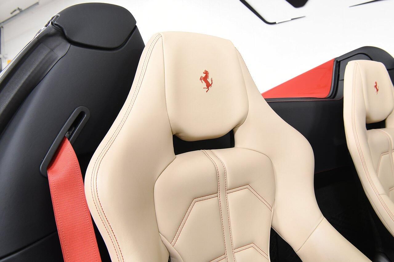 FERRARI 488 CONVERTIBLE Spider 2dr Auto for sale UK - Slide 9