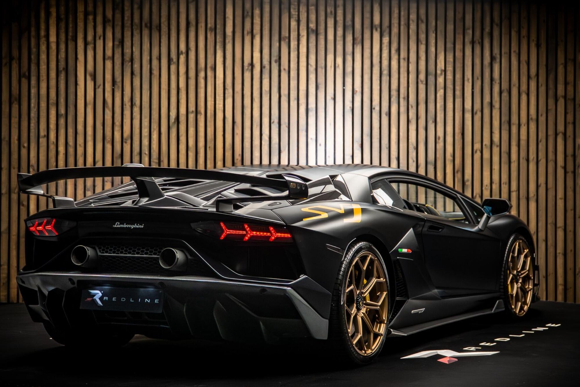 LAMBORGHINI AVENTADOR COUPE SPECIAL EDITION LP 770-4 SVJ 2dr ISR for sale UK - Slide 4