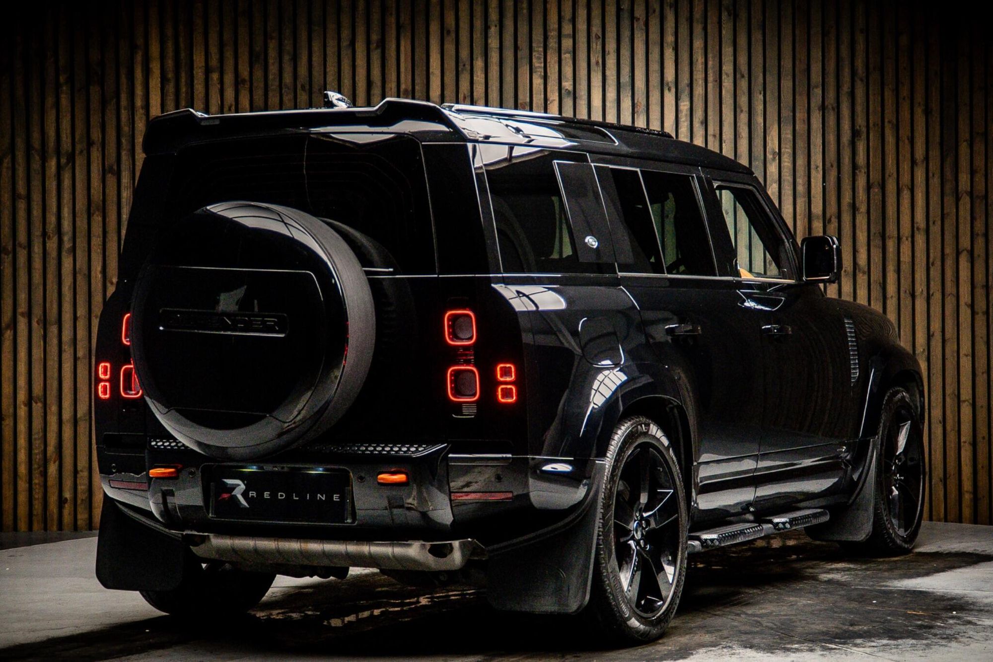 LAND ROVER DEFENDER ESTATE 3.0 P400 X 110 5dr Auto for sale UK - Slide 4