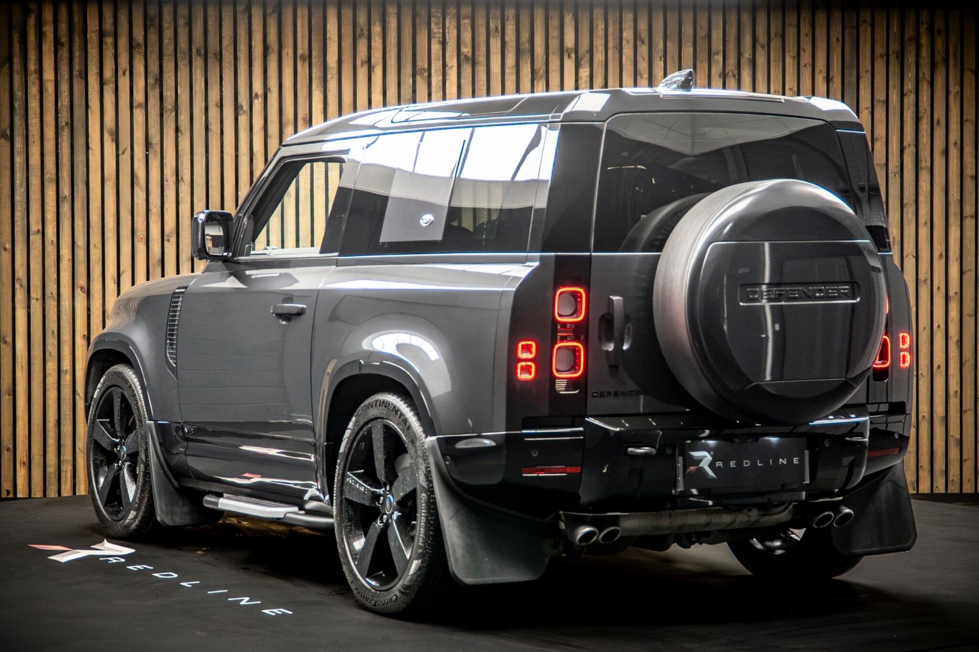 LAND ROVER DEFENDER ESTATE 5.0 P525 V8 90 3dr Auto for sale UK - Slide 3
