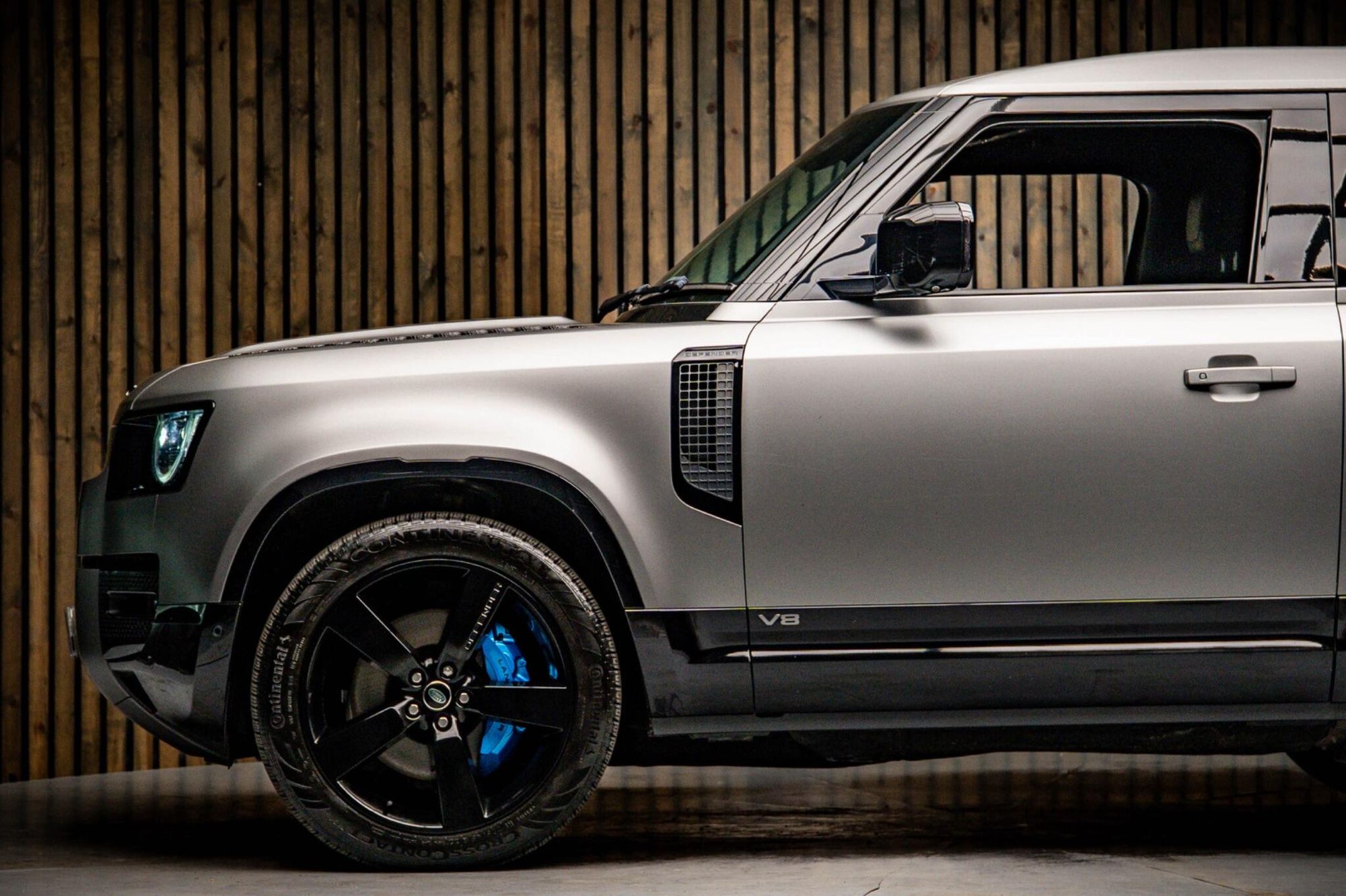 LAND ROVER DEFENDER ESTATE 5.0 P525 V8 90 3dr Auto for sale UK - Slide 9