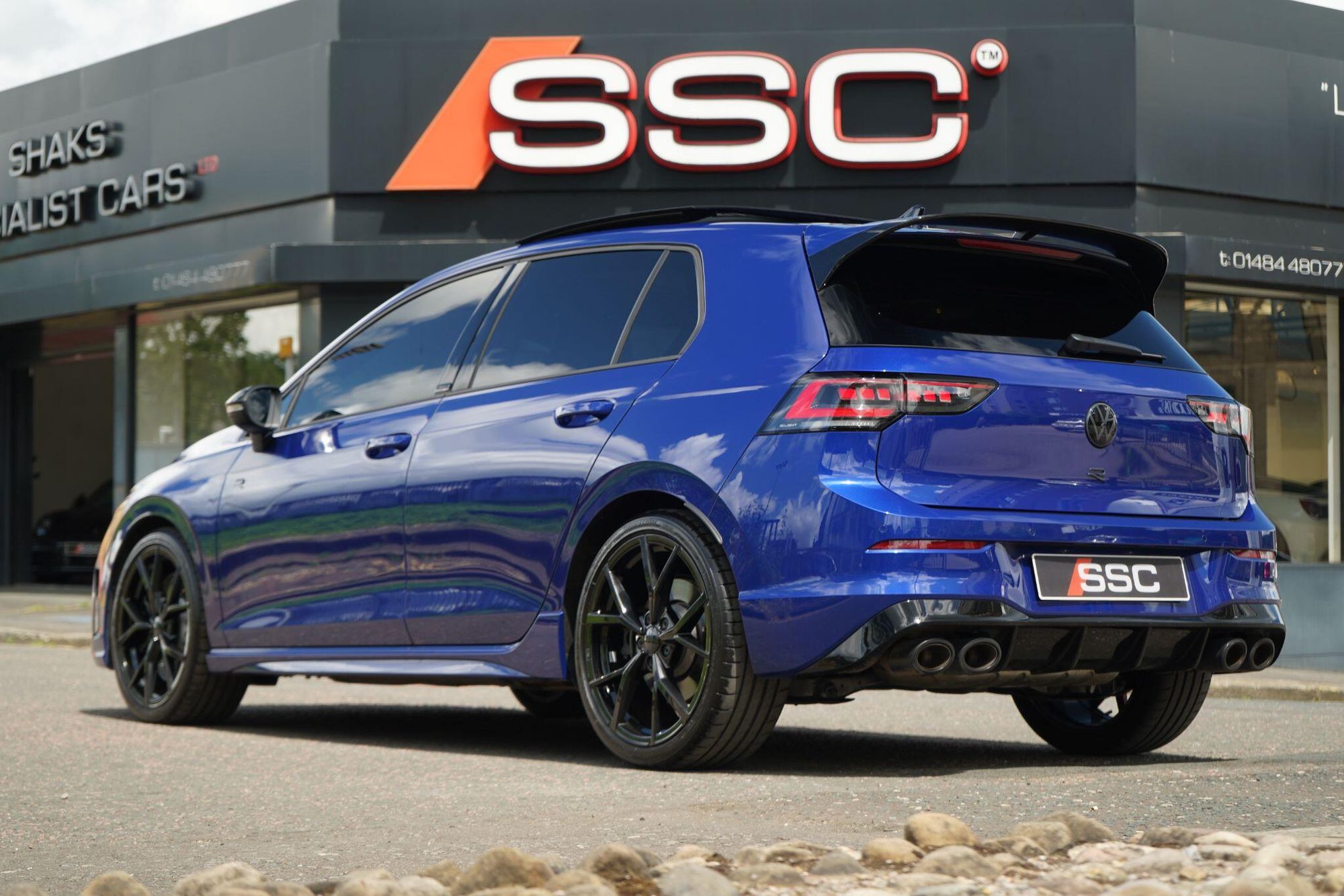 VOLKSWAGEN GOLF HATCHBACK 2.0 TSI 333 R Black Edition 4Motion 5dr DSG for sale UK - Slide 2
