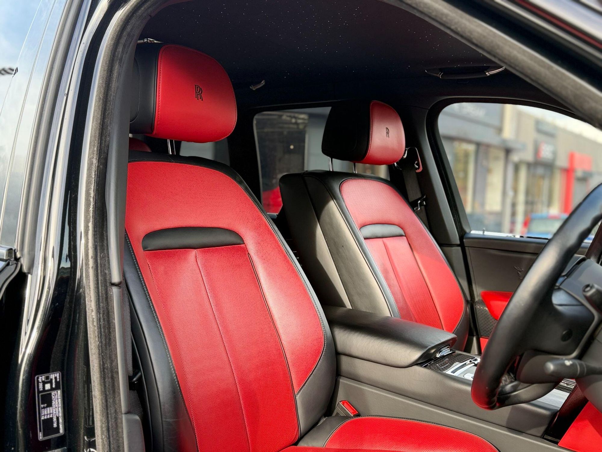 ROLLS-ROYCE CULLINAN ESTATE Black Badge 5dr Auto for sale UK - Slide 3