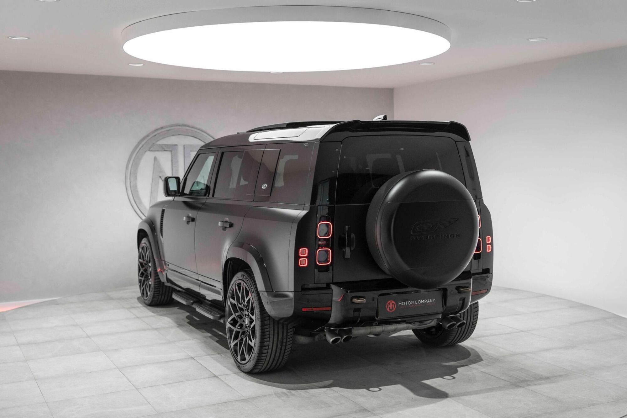 LAND ROVER DEFENDER ESTATE 5.0 P525 V8 110 5dr Auto for sale UK - Slide 10