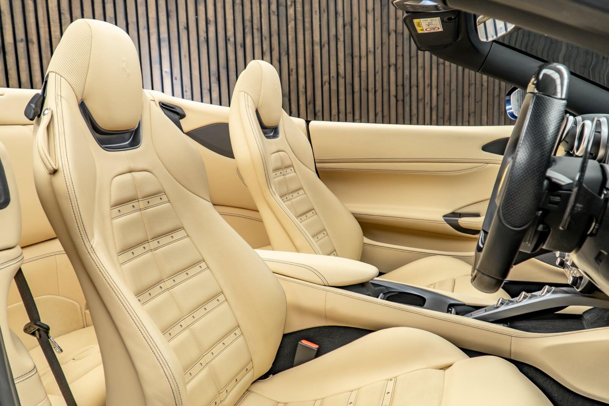 FERRARI PORTOFINO CONVERTIBLE GT 2dr Auto for sale UK - Slide 2