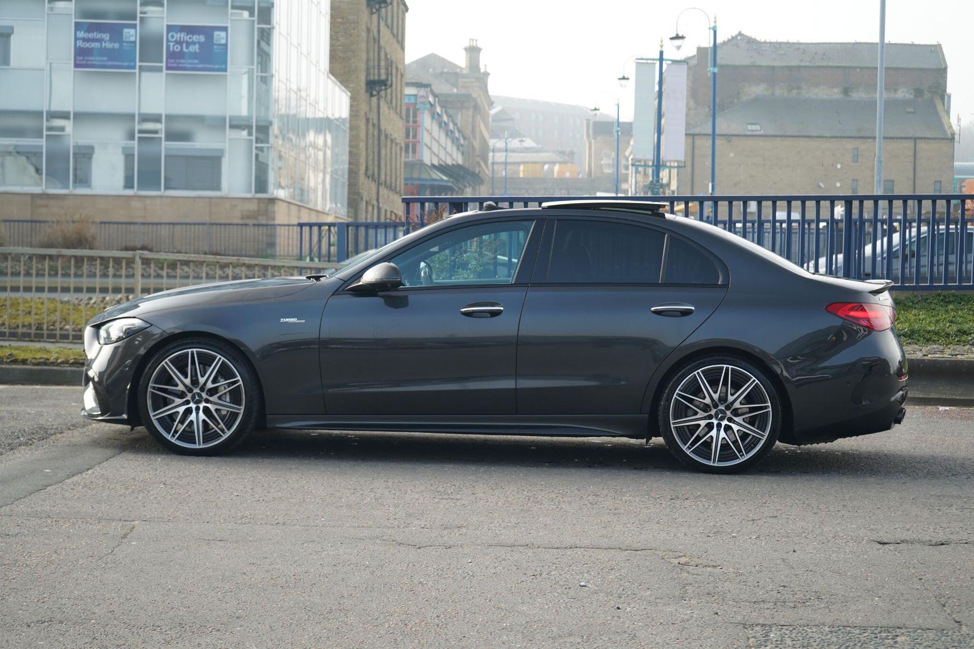 MERCEDES-BENZ C CLASS AMG SALOON C43 4Matic Premium Plus 4dr 9G-Tronic for sale UK - Slide 8