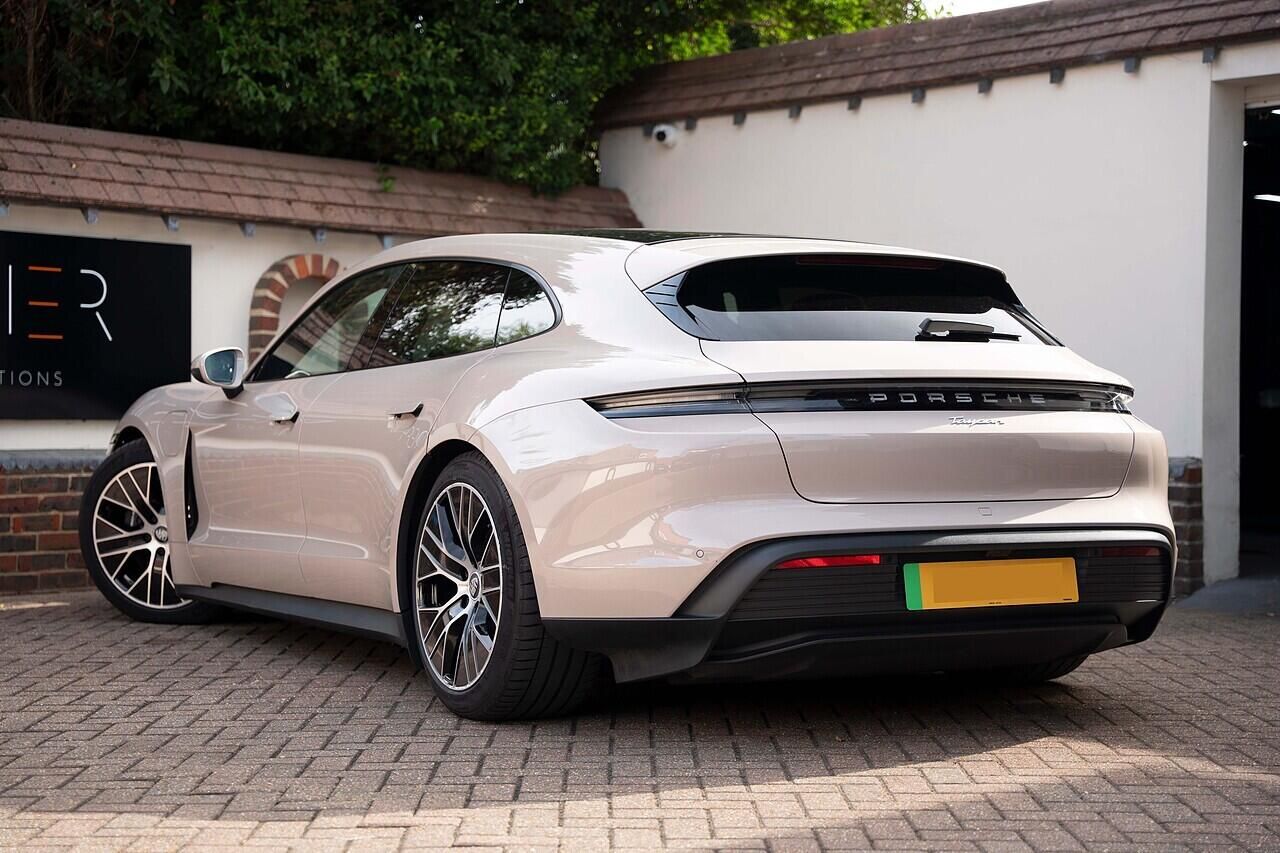 PORSCHE TAYCAN SPORT TURISMO 300kW 79kWh 5dr RWD Auto for sale UK - Slide 5
