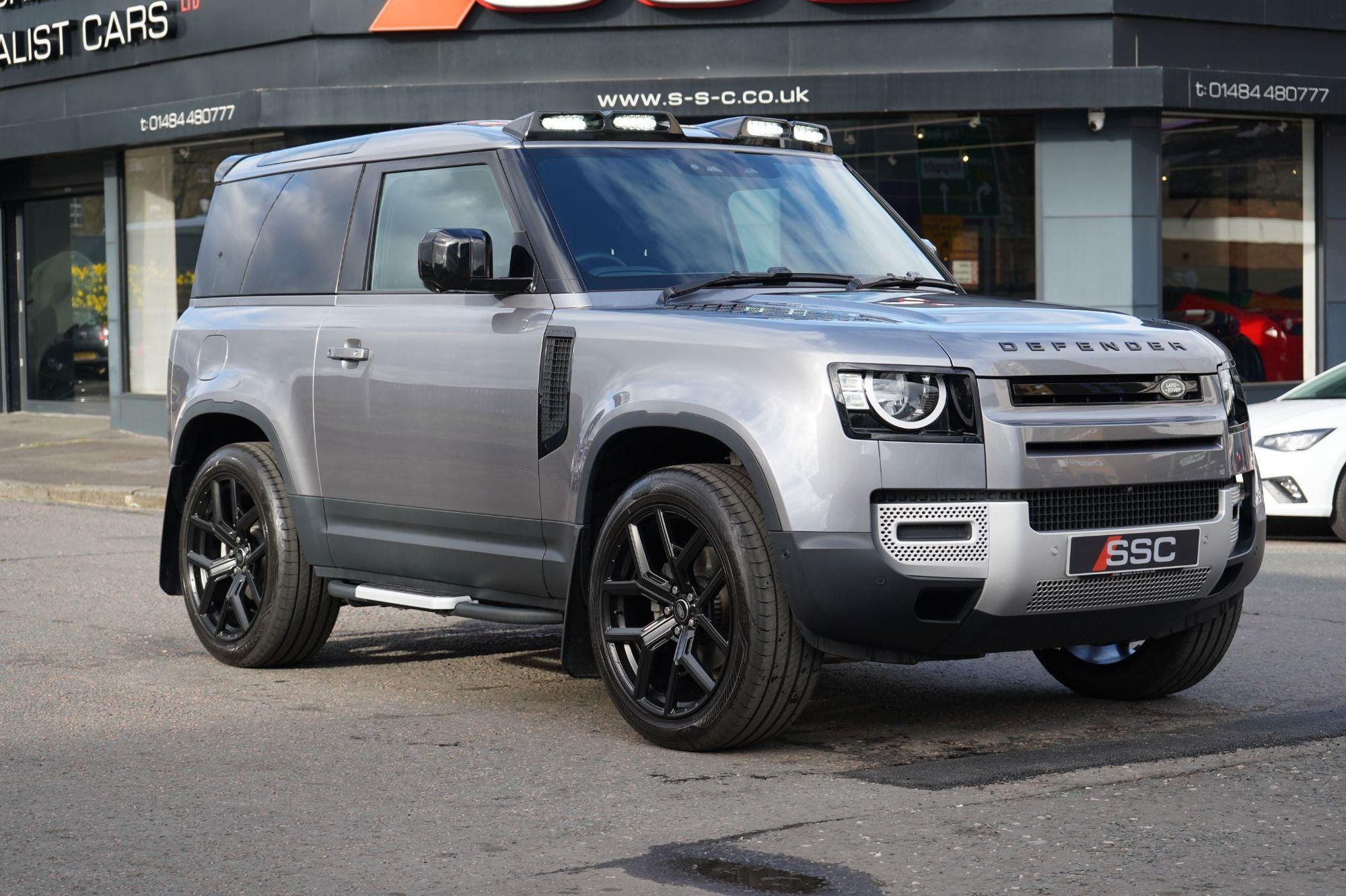 Land Rover Defender 90 Hard Top 3.0 D250 Mhev S 2Seat Diesel 3 Door Auto for sale UK - Slide 4