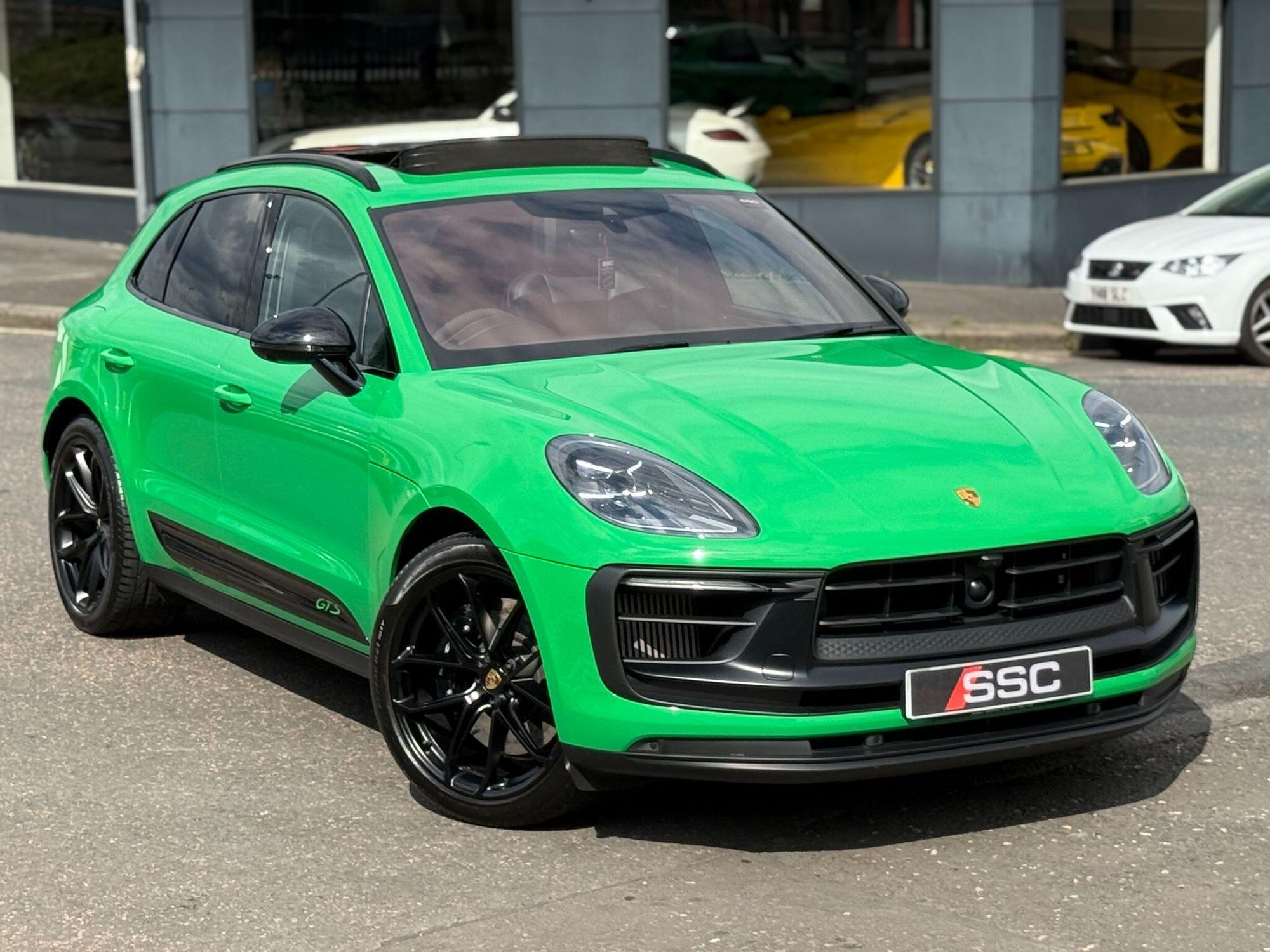 PORSCHE MACAN ESTATE GTS 5dr PDK for sale UK - Slide 4