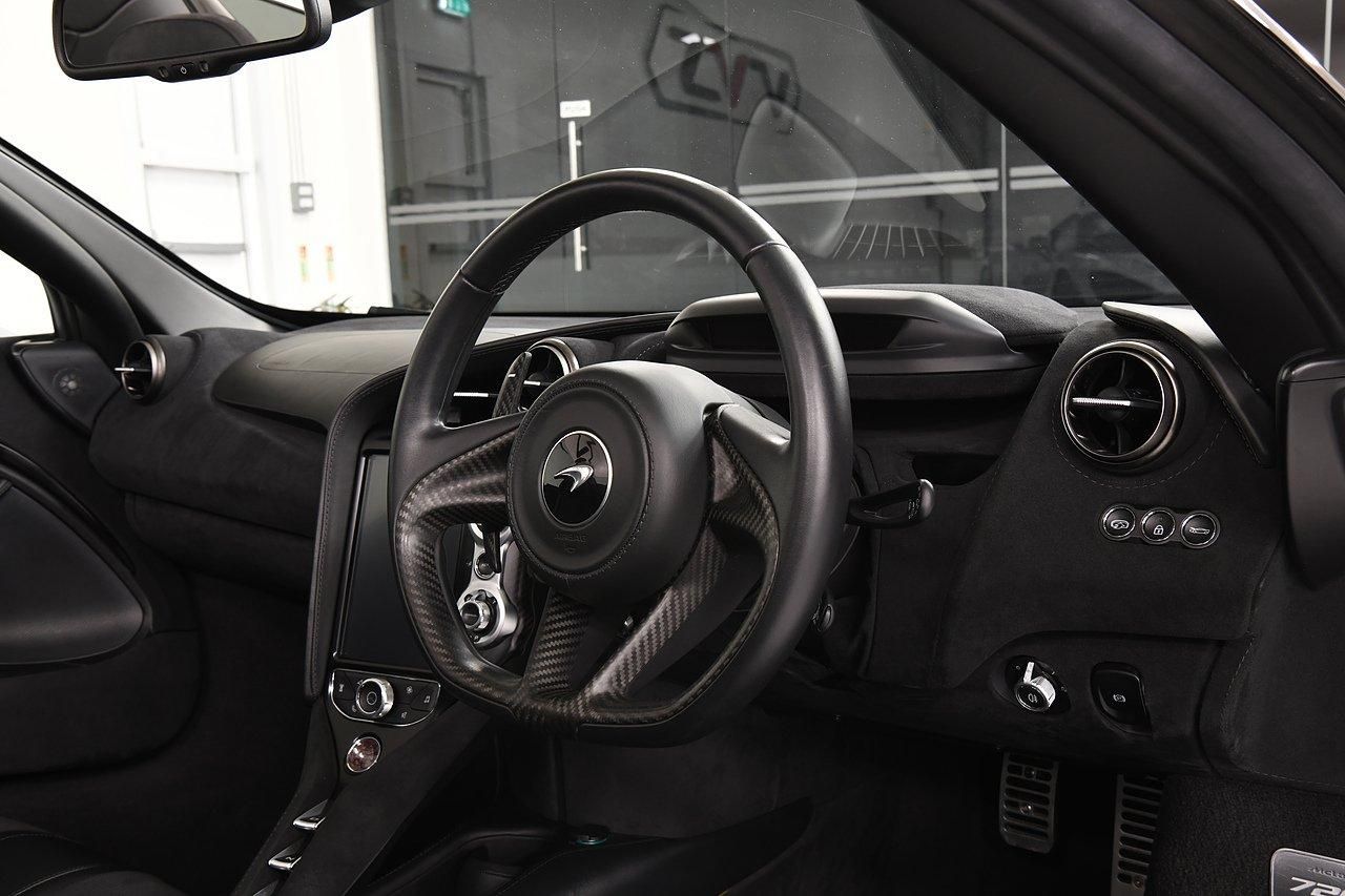 MCLAREN 720 S SPIDER V8 2dr SSG Auto for sale UK - Slide 5