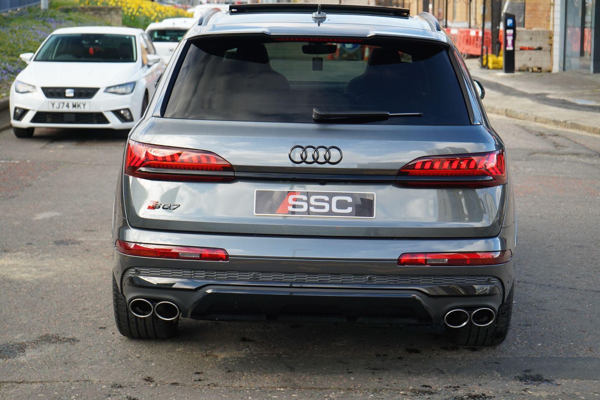 AUDI Q7 ESTATE SQ7 TFSI Quattro Vorsprung 5dr Tiptronic for sale UK - Slide 10