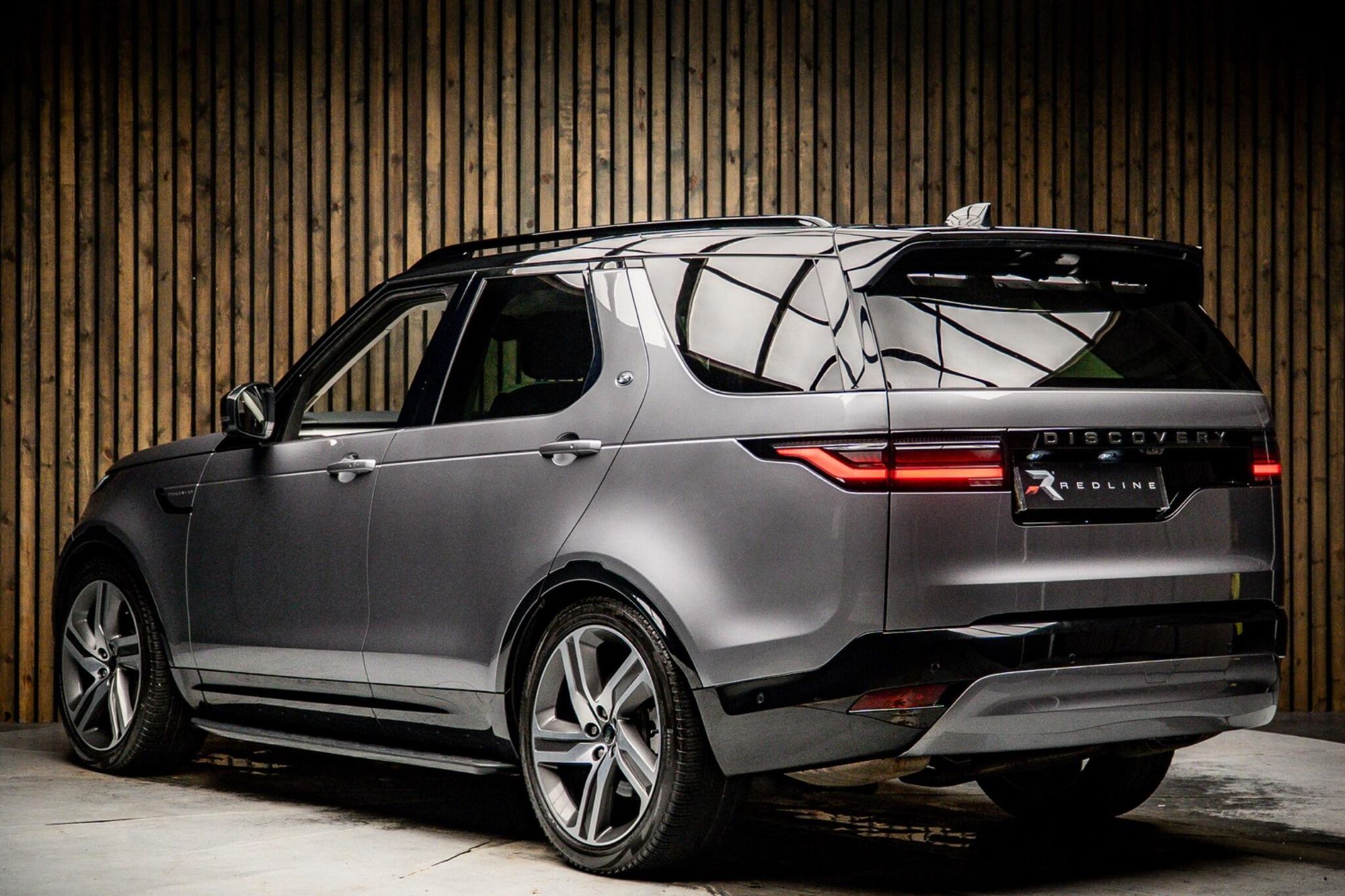 LAND ROVER DISCOVERY DIESEL SW 3.0 D350 Dynamic HSE 5dr Auto for sale UK - Slide 3