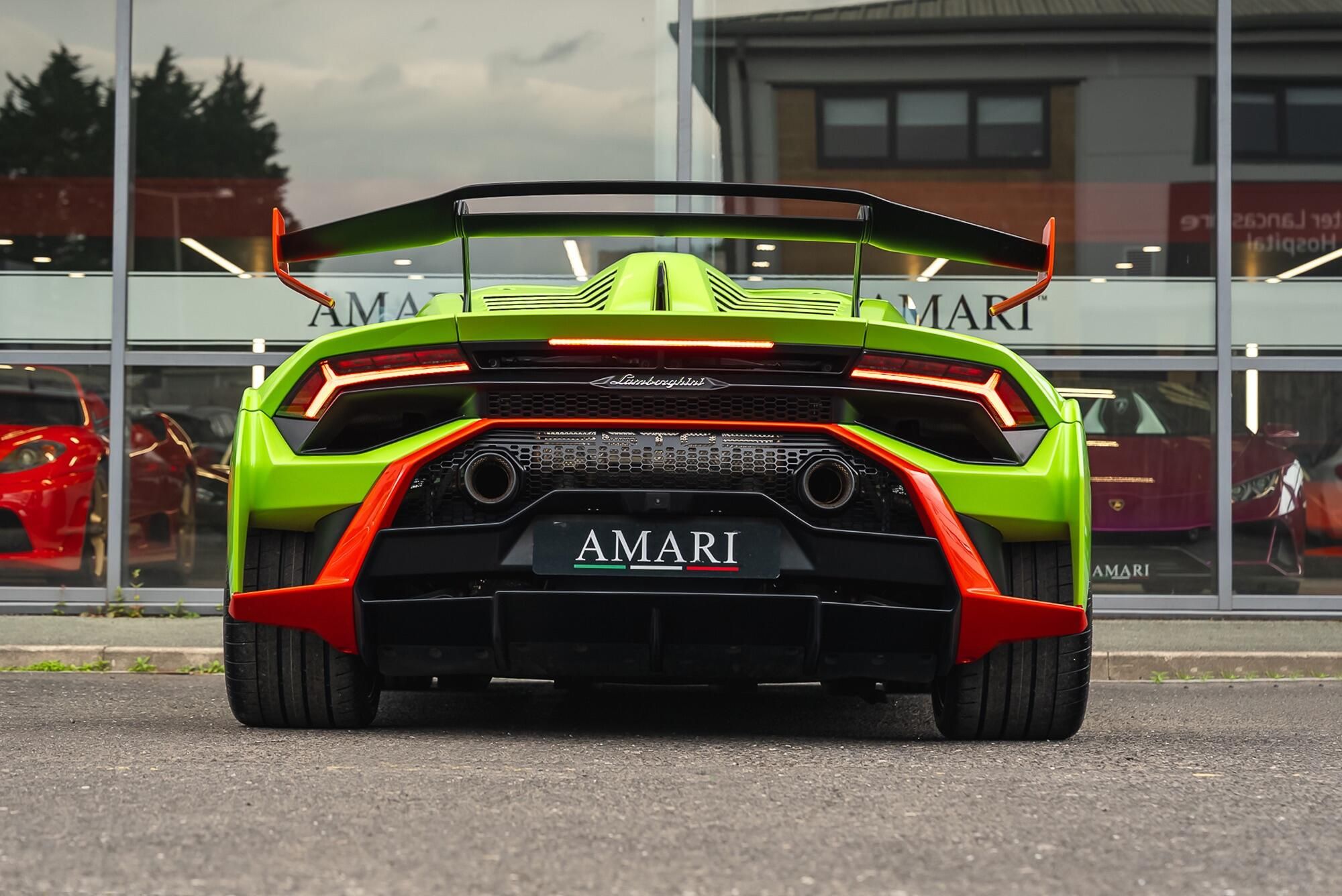 LAMBORGHINI HURACAN EVO COUPE 5.2 V10 640 STO 2dr Auto for sale UK - Slide 7