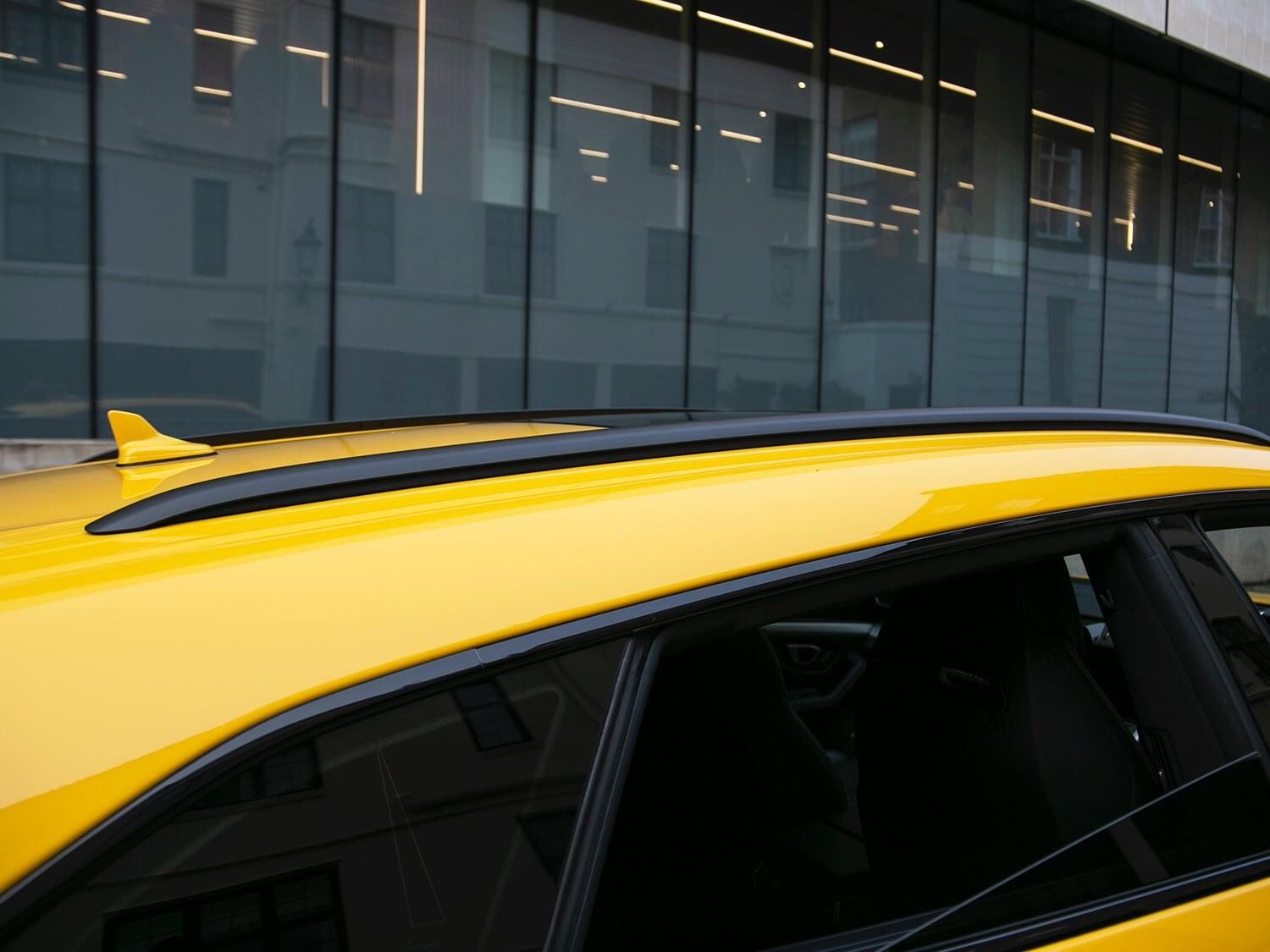 LAMBORGHINI URUS ESTATE 4.0T FSI V8 5dr Auto for sale UK - Slide 10