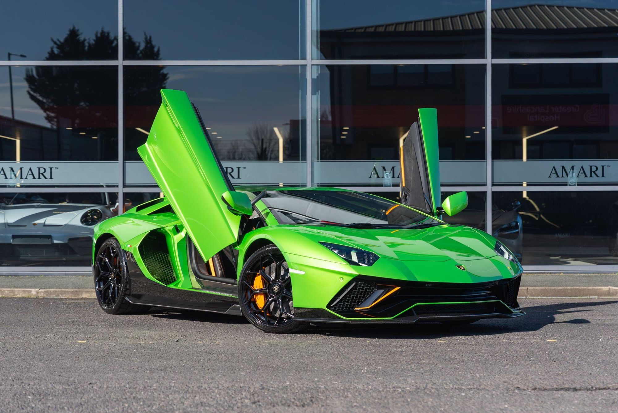 LAMBORGHINI AVENTADOR COUPE LP 780-4 Ultimae 2dr ISR for sale UK - Slide 5