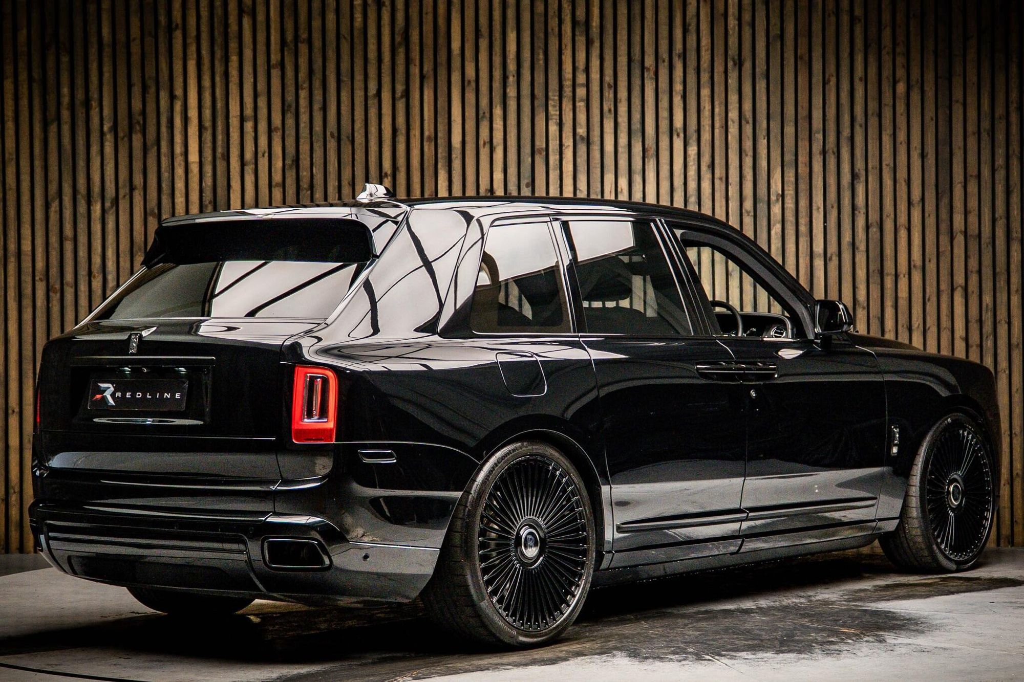 ROLLS-ROYCE CULLINAN ESTATE 5dr Auto for sale UK - Slide 4