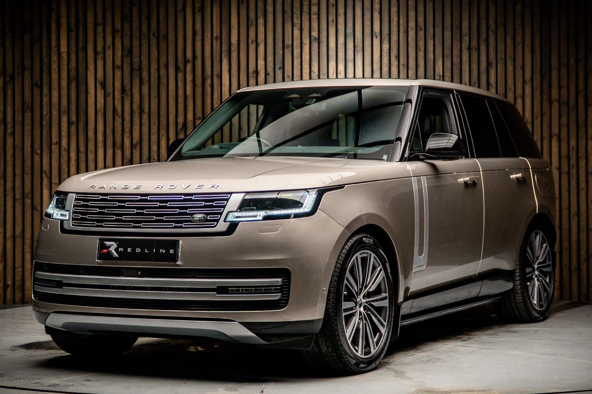 LAND ROVER RANGE ROVER ESTATE 3.0 P550e Autobiography 4dr Auto for sale UK - Slide 8
