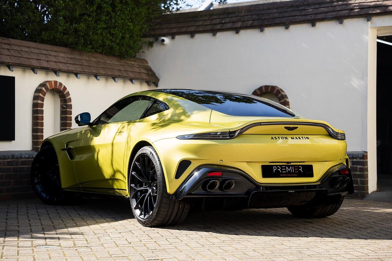 ASTON MARTIN VANTAGE COUPE V8 2dr Auto for sale UK - Slide 4