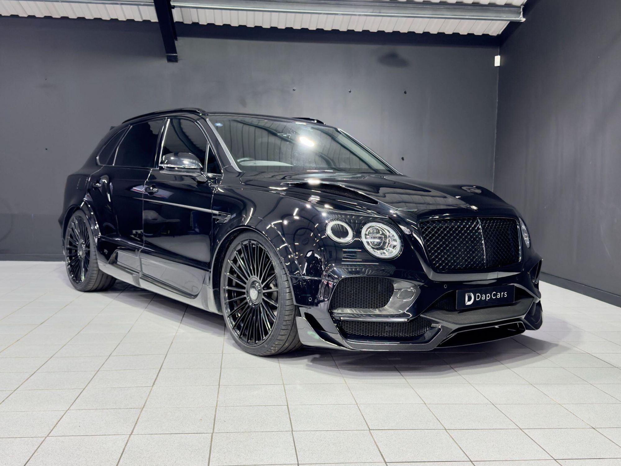 BENTLEY BENTAYGA ESTATE 4.0 V8 5dr Auto for sale UK - Slide 10