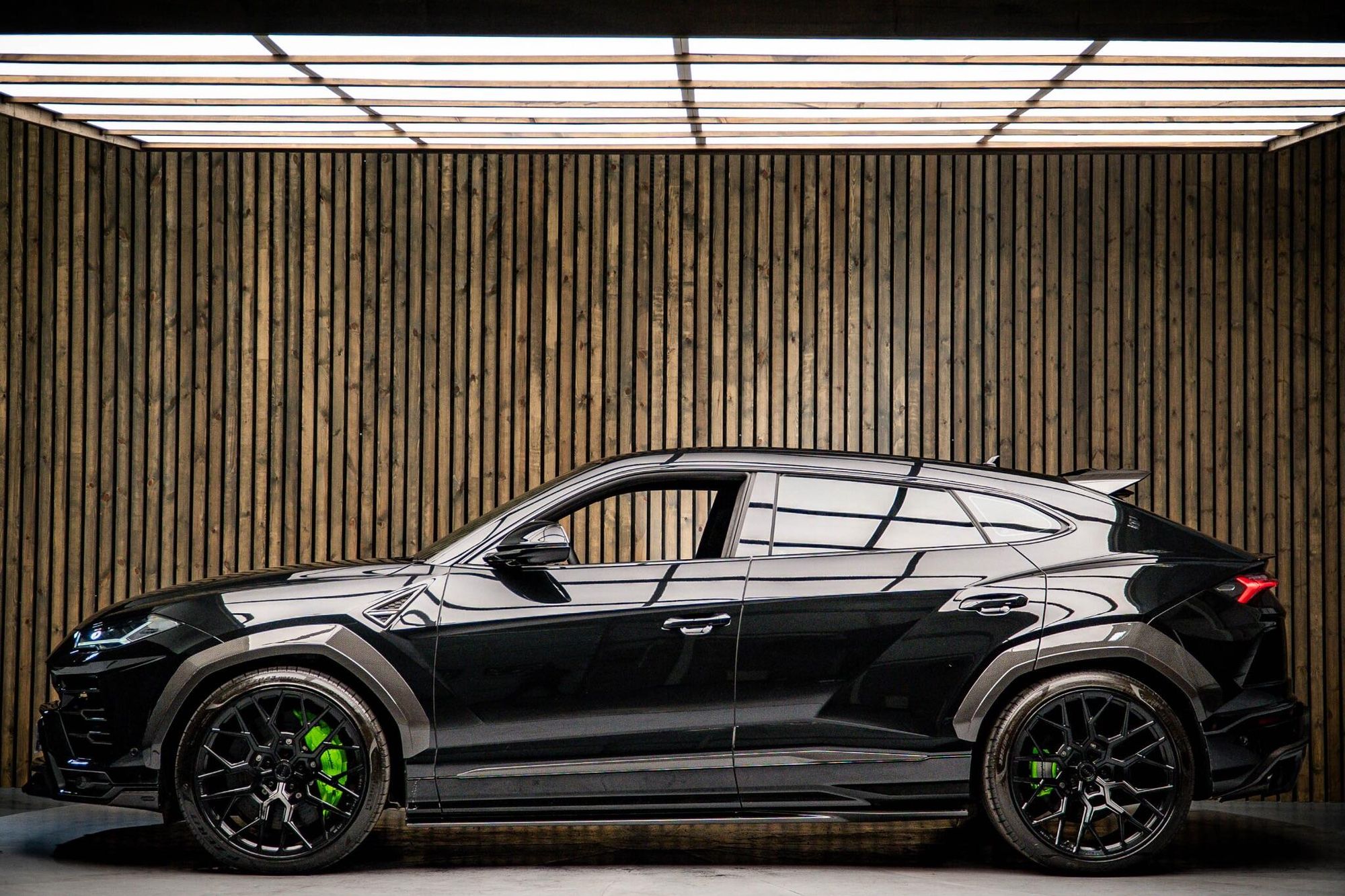 LAMBORGHINI URUS ESTATE 4.0T FSI V8 5dr Auto for sale UK - Slide 7