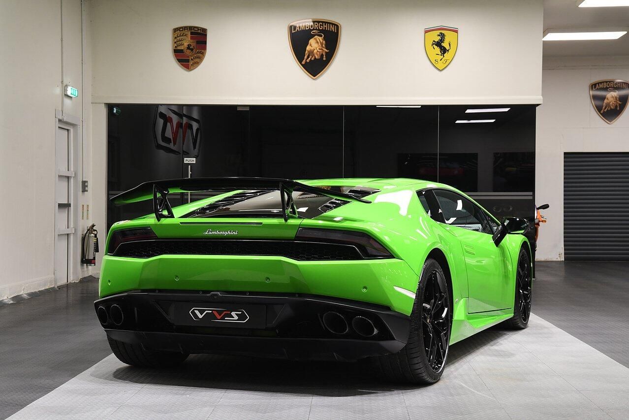 LAMBORGHINI HURACAN COUPE LP 610-4 2dr LDF for sale UK - Slide 3