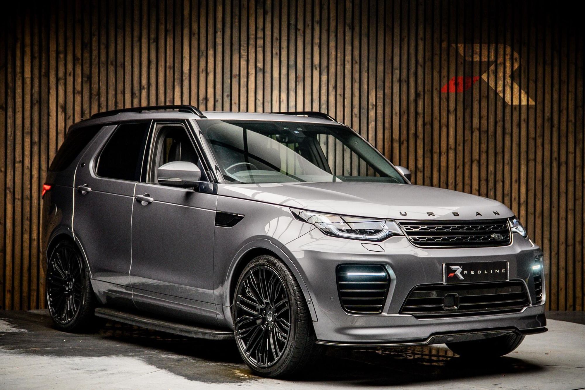 LAND ROVER DISCOVERY DIESEL SW 3.0 SD6 HSE 5dr Auto for sale UK